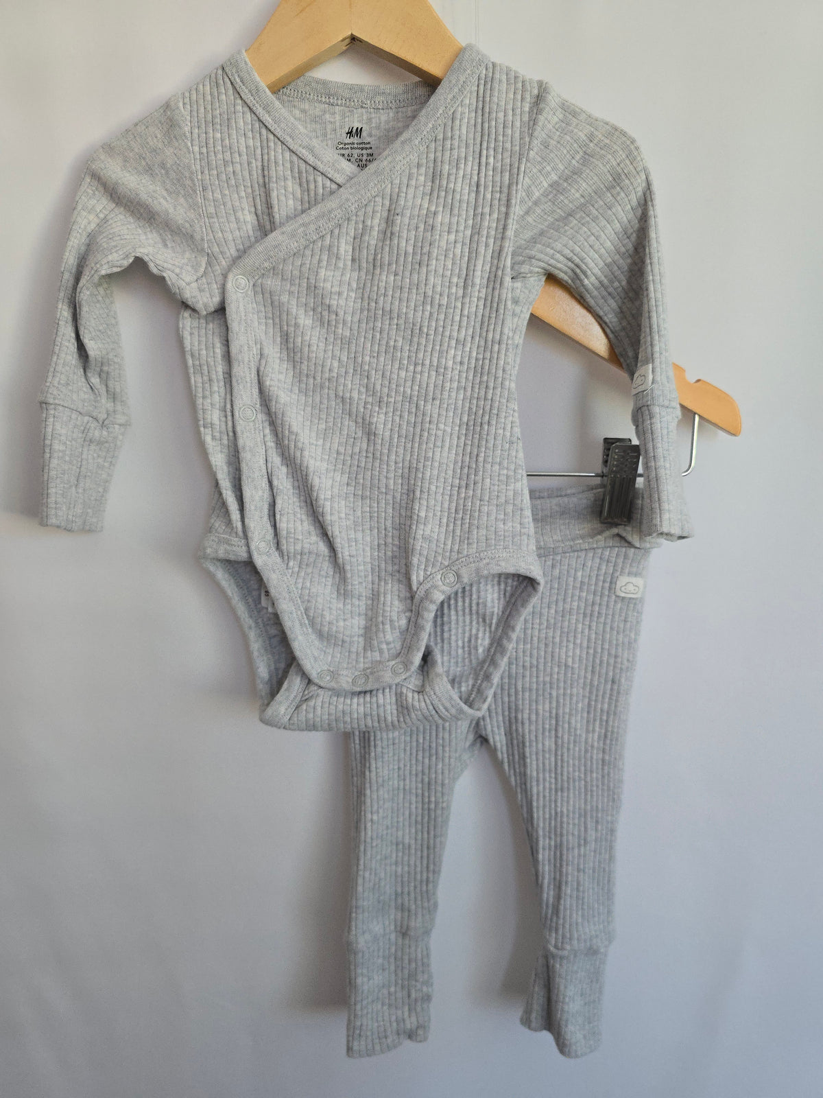 H&M Organic Cotton Grey Ribbed Lounge Set • 2-4 months