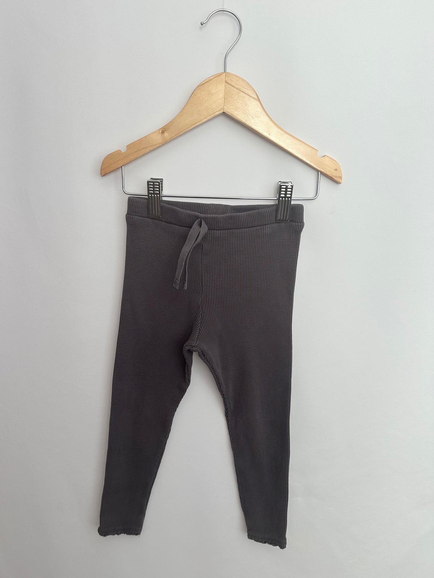 Zara Grey Waffle Leggings • 3 years