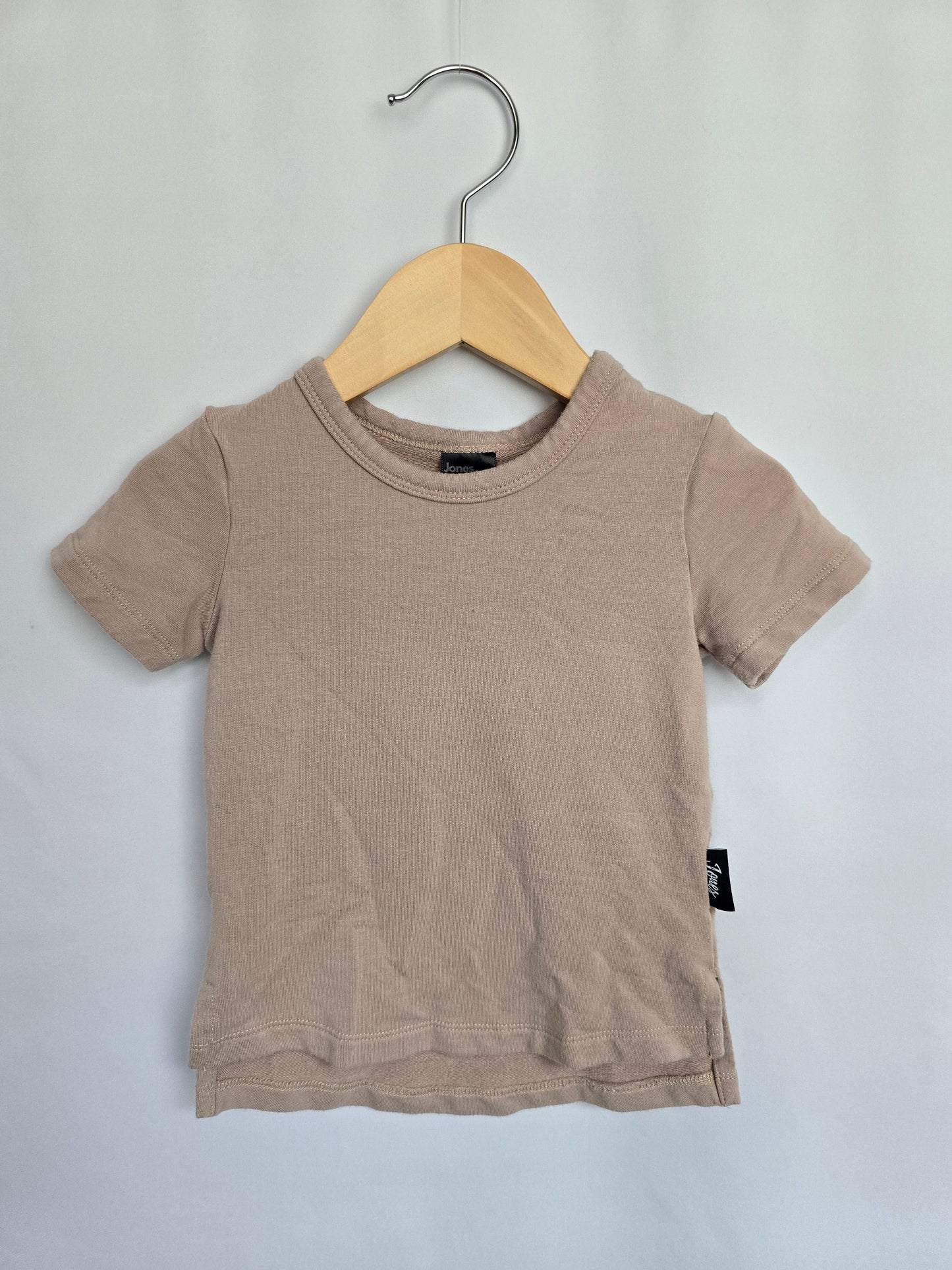 Jones Baby & Co Tan T-shirt • 6-12 months