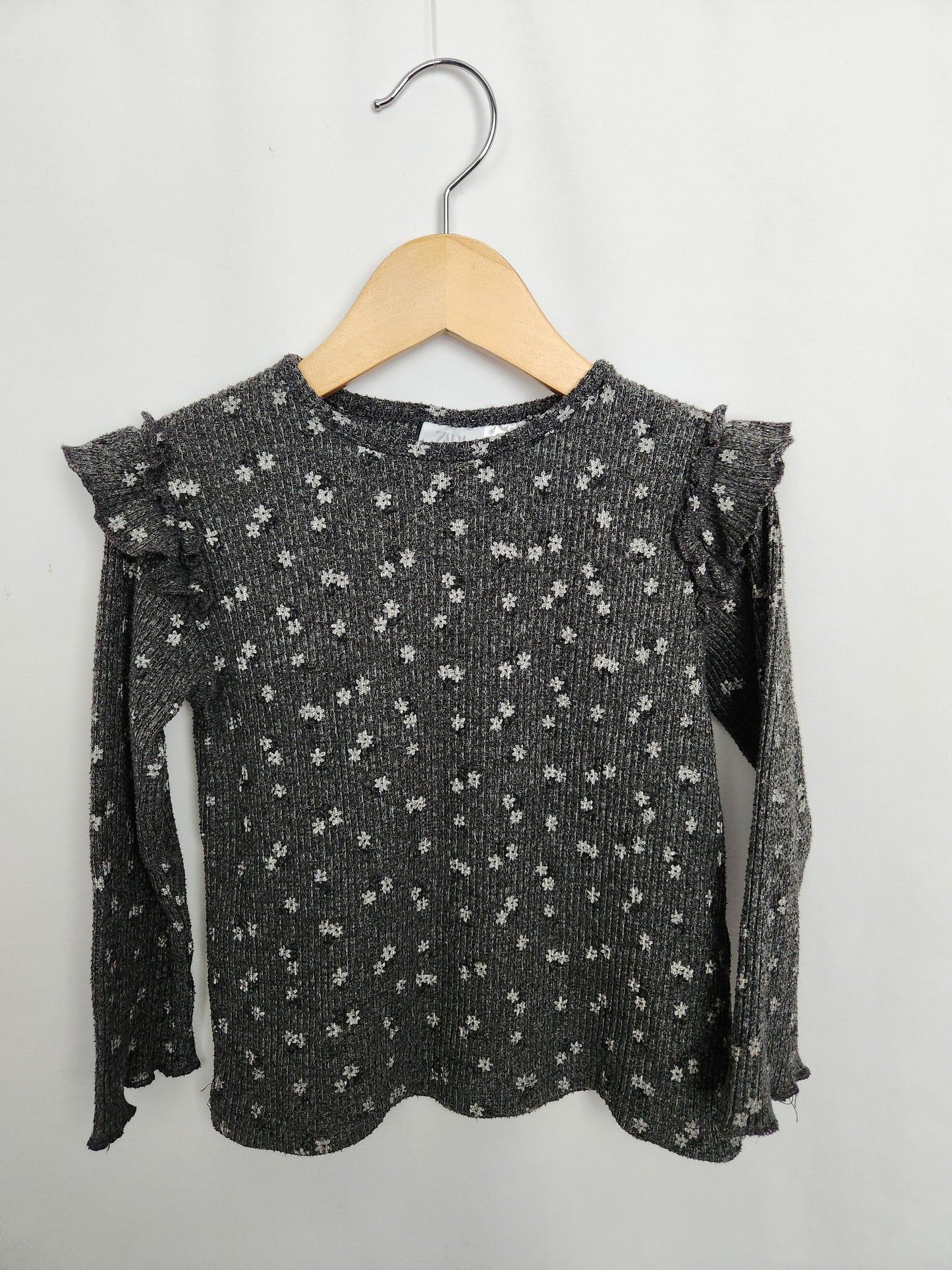 Zara Ribbed Ruffle Shoulder Grey Floral Long Sleeve Shirt • 3-4 years