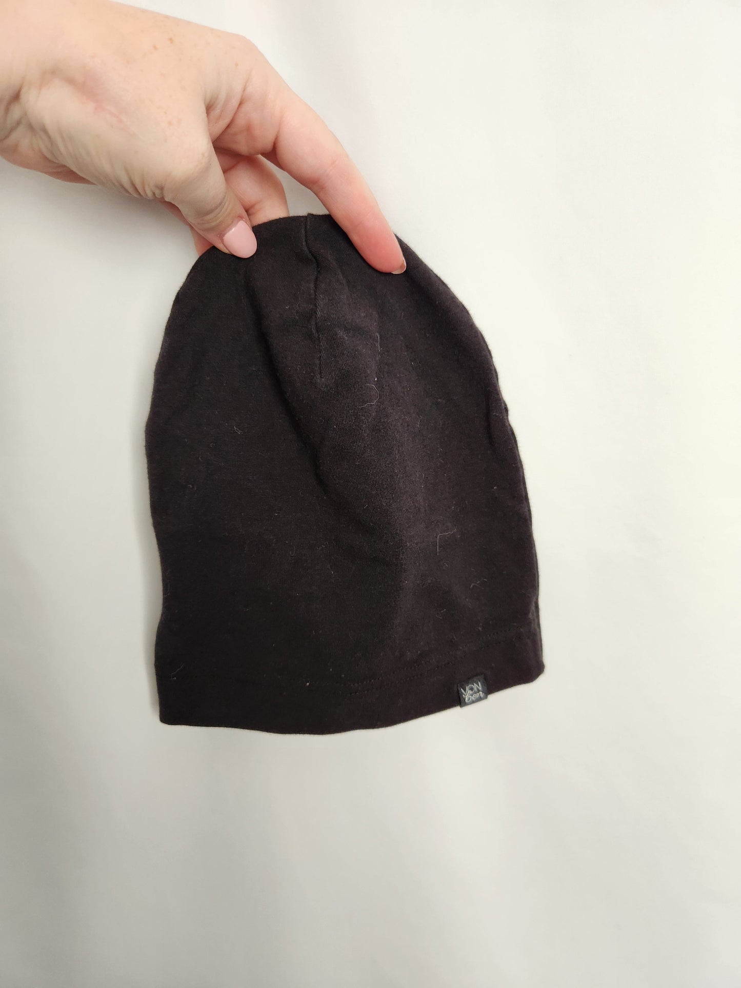 Vonbon Black Beanie • 2-5 years