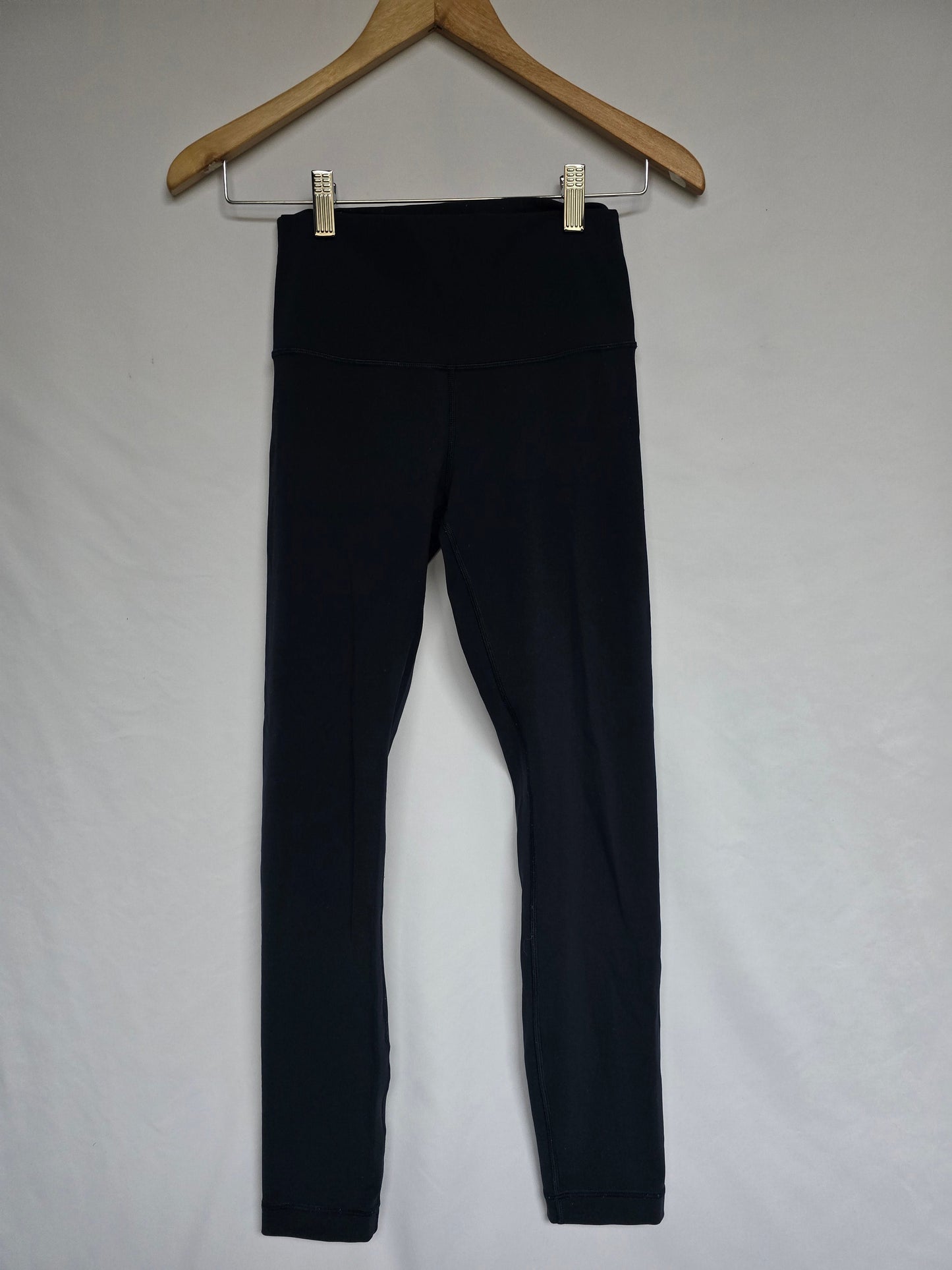 Lululemon Navy Wunder Under 7/8 Tights • 6 Medium