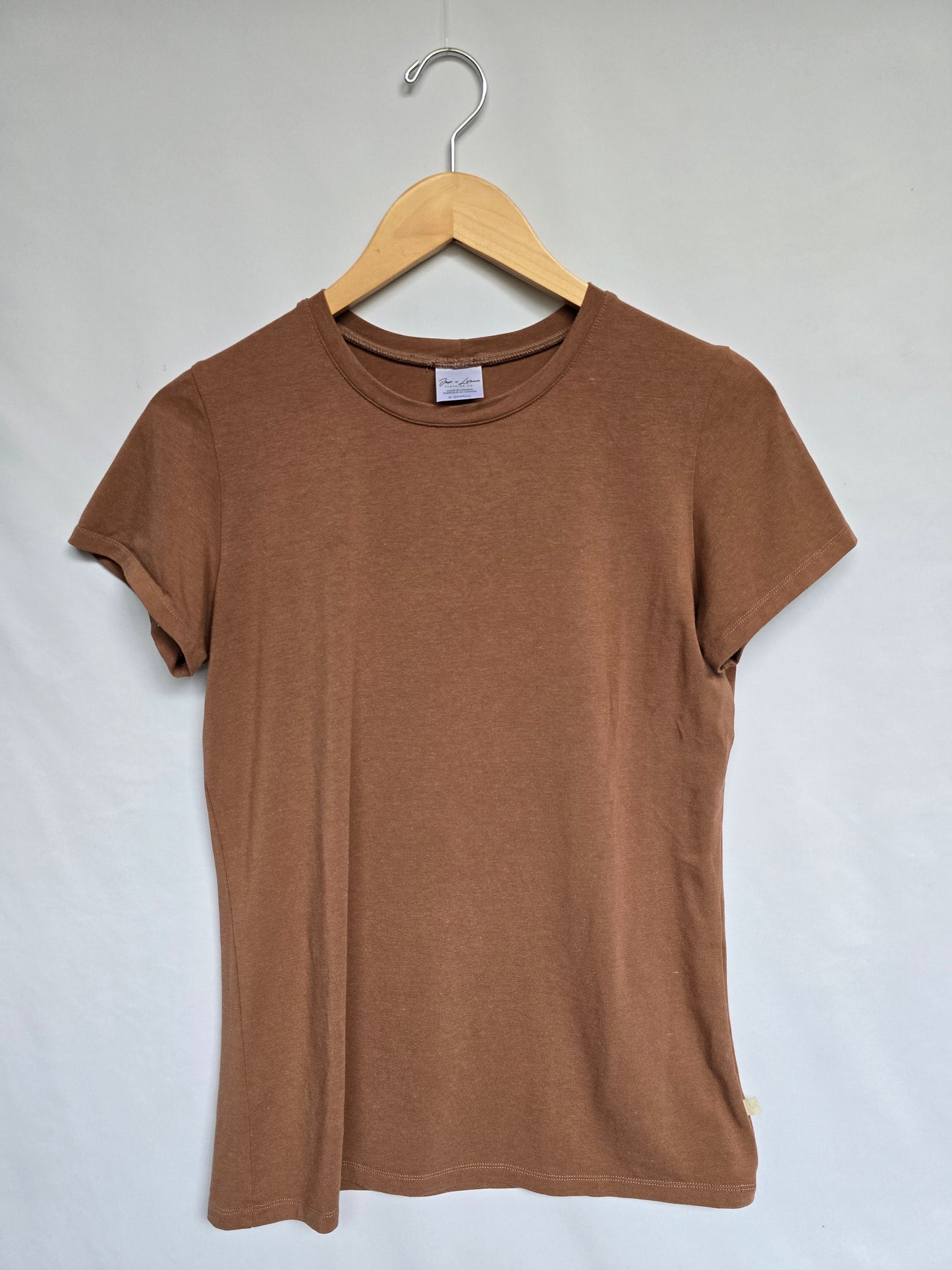 Jax & Lennon Rose Brown Fitted Tee • X-Small