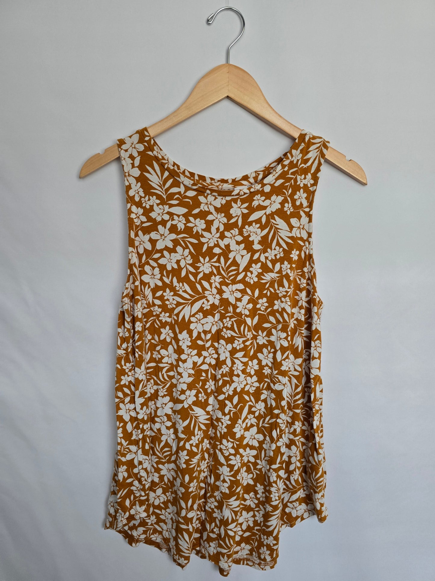 Old Navy Luxe Floral Tank • Medium