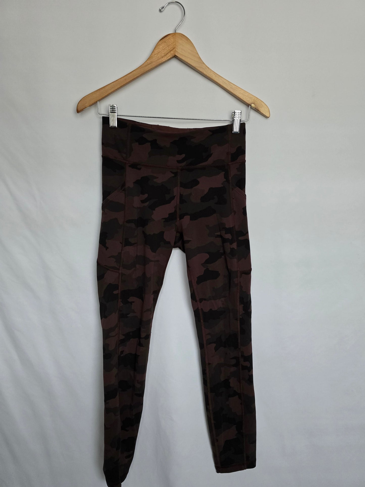 Lululemon Brown Camo Wunder Train Leggings • 6 Medium