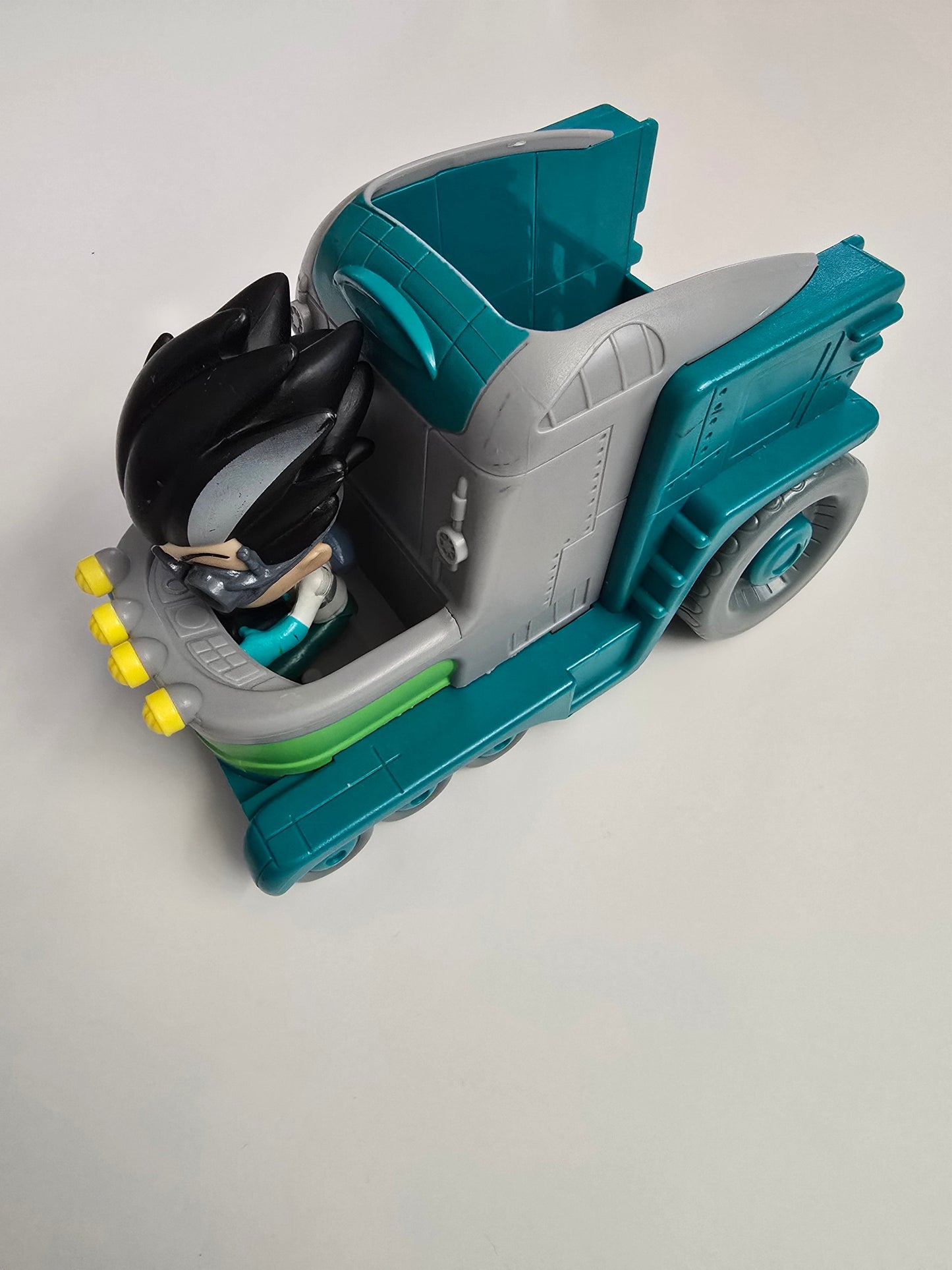 PJ Masks Romeos Lab Vehicle & Action Figure