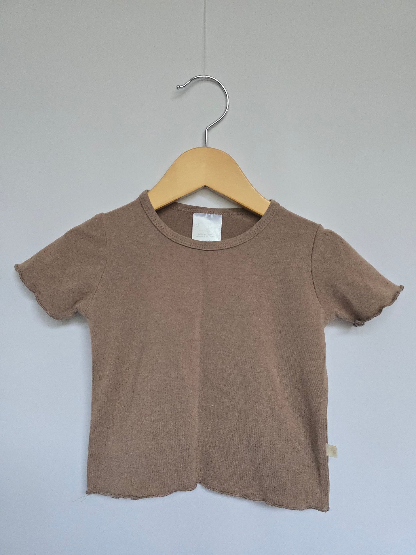 Jax & Lennon Latte Lettuce Hem T-shirt • 18-24 months