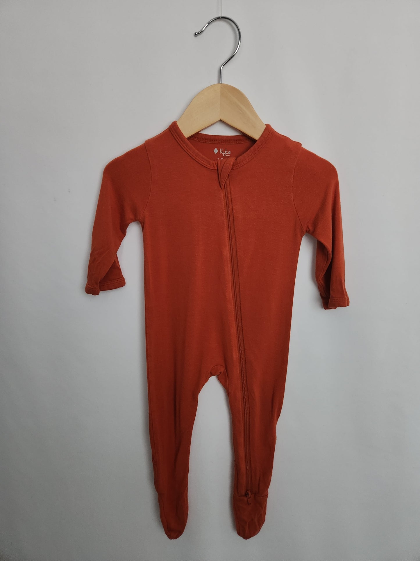 Kyte Rust Zipper Sleeper • 3-6 months