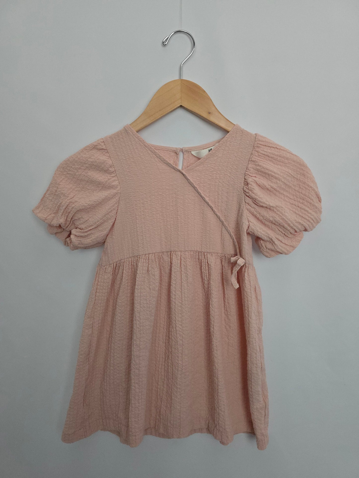 H&M Blush Textured Puff Sleeve Dress • 3-4 years