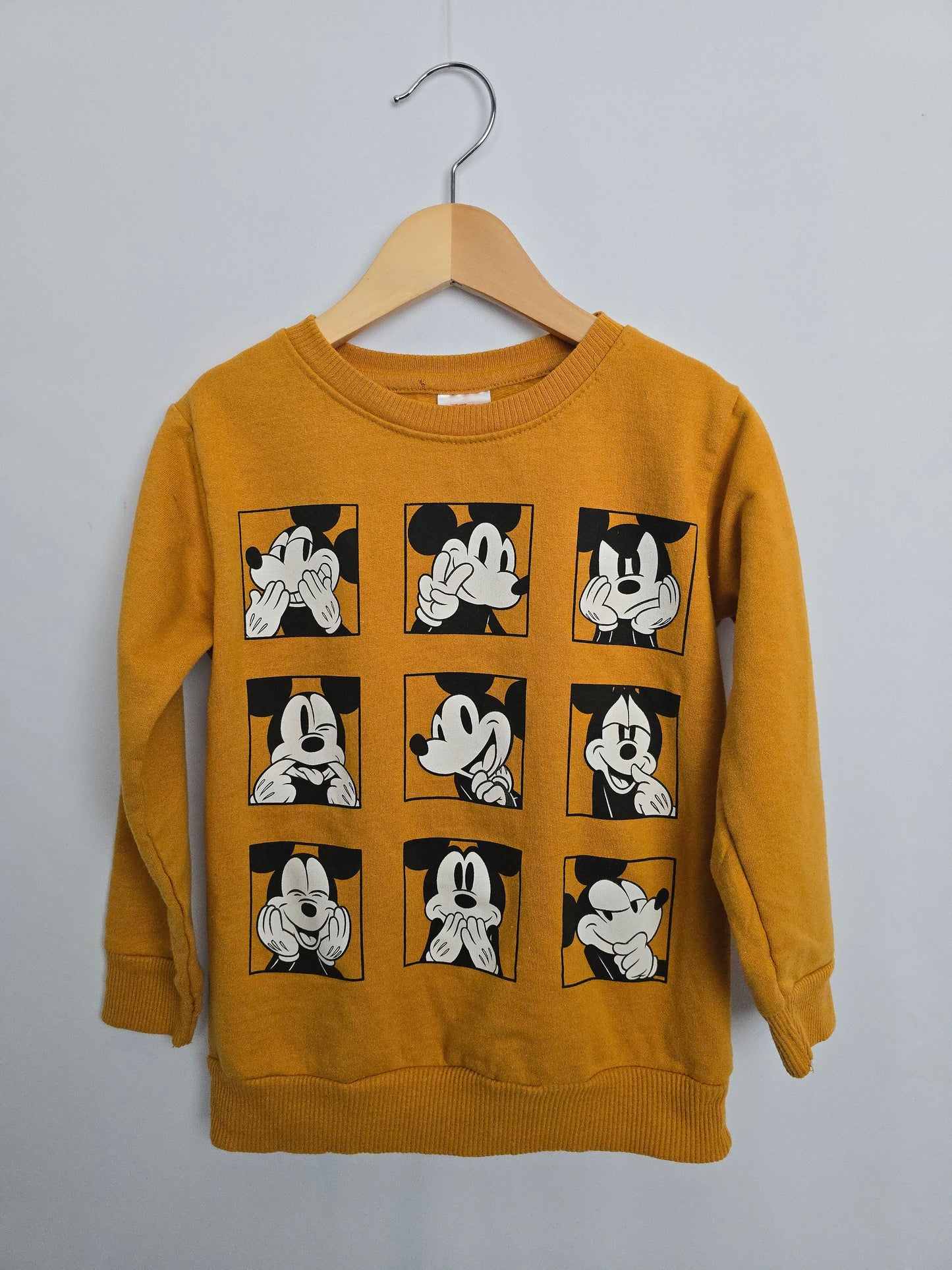 Disney Mickey Mouse Crewneck • 6 years
