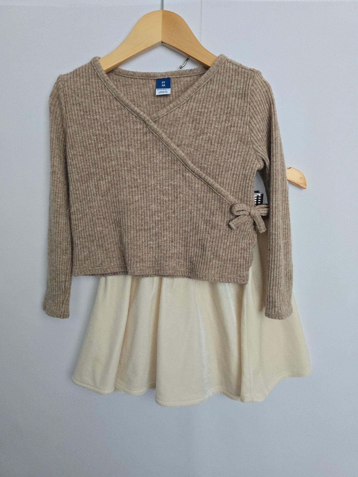 Old Navy Ribbed Top & Velour Skirt Set • 3T