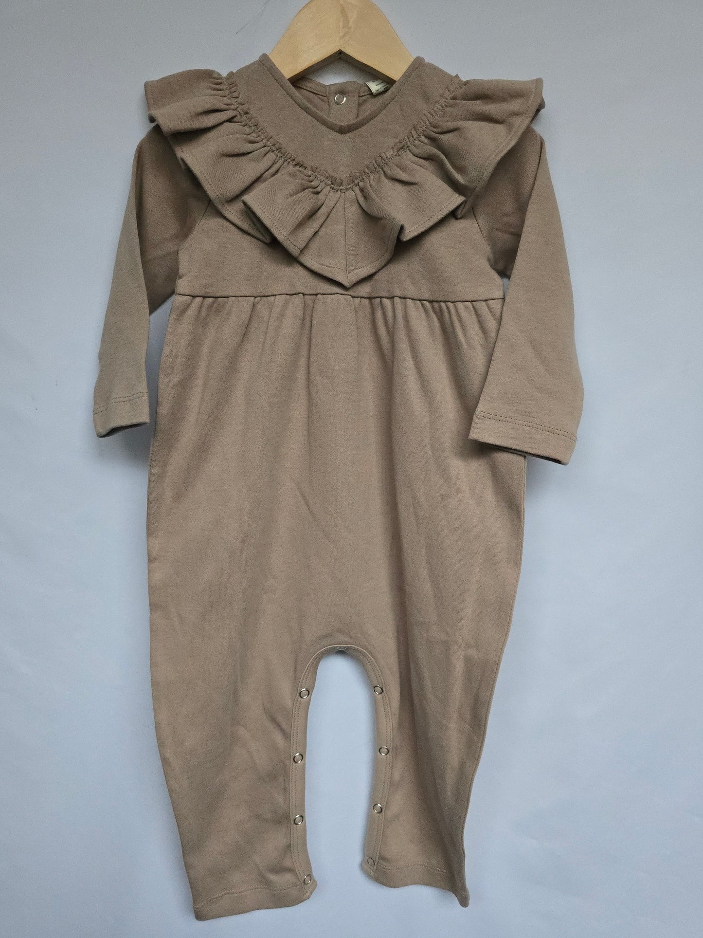 NEW Kate Quinn Organic Cotton Taupe Snap Romper • 18-24 months