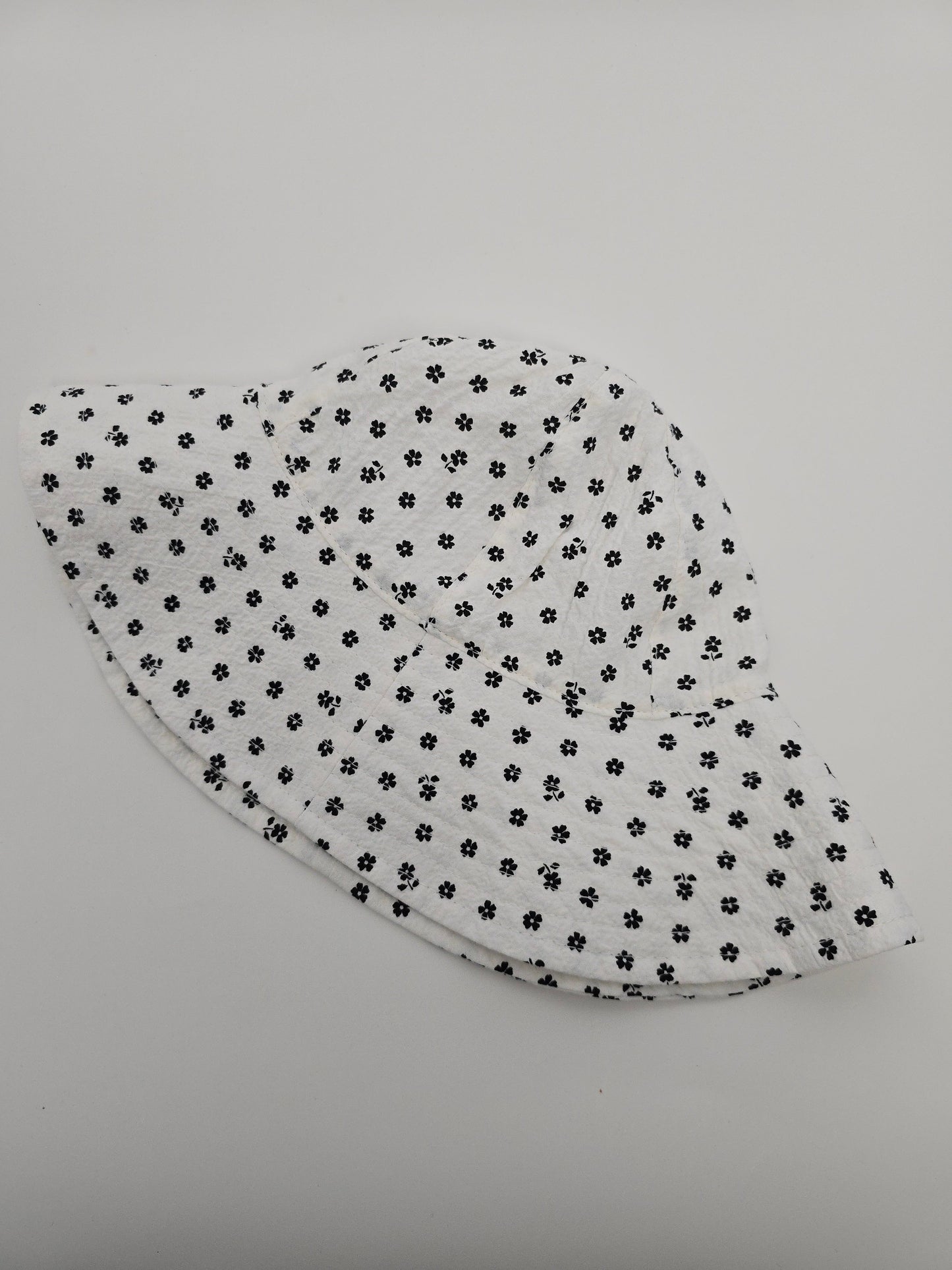 H&M Black & White Floral Wide Brim Hat • 6-10 years