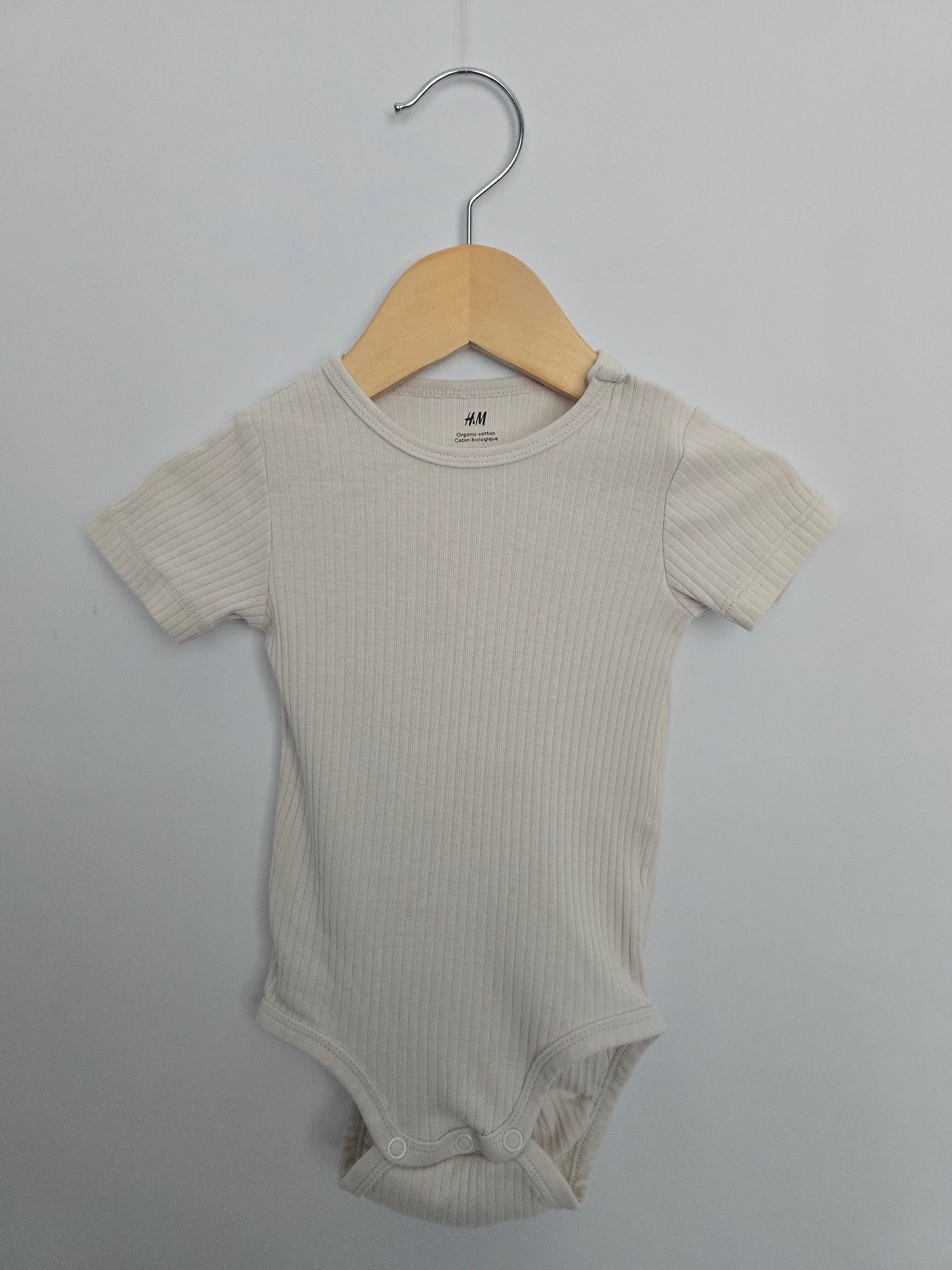 H&M Cream Ribbed Bodysuit • 6-9 months