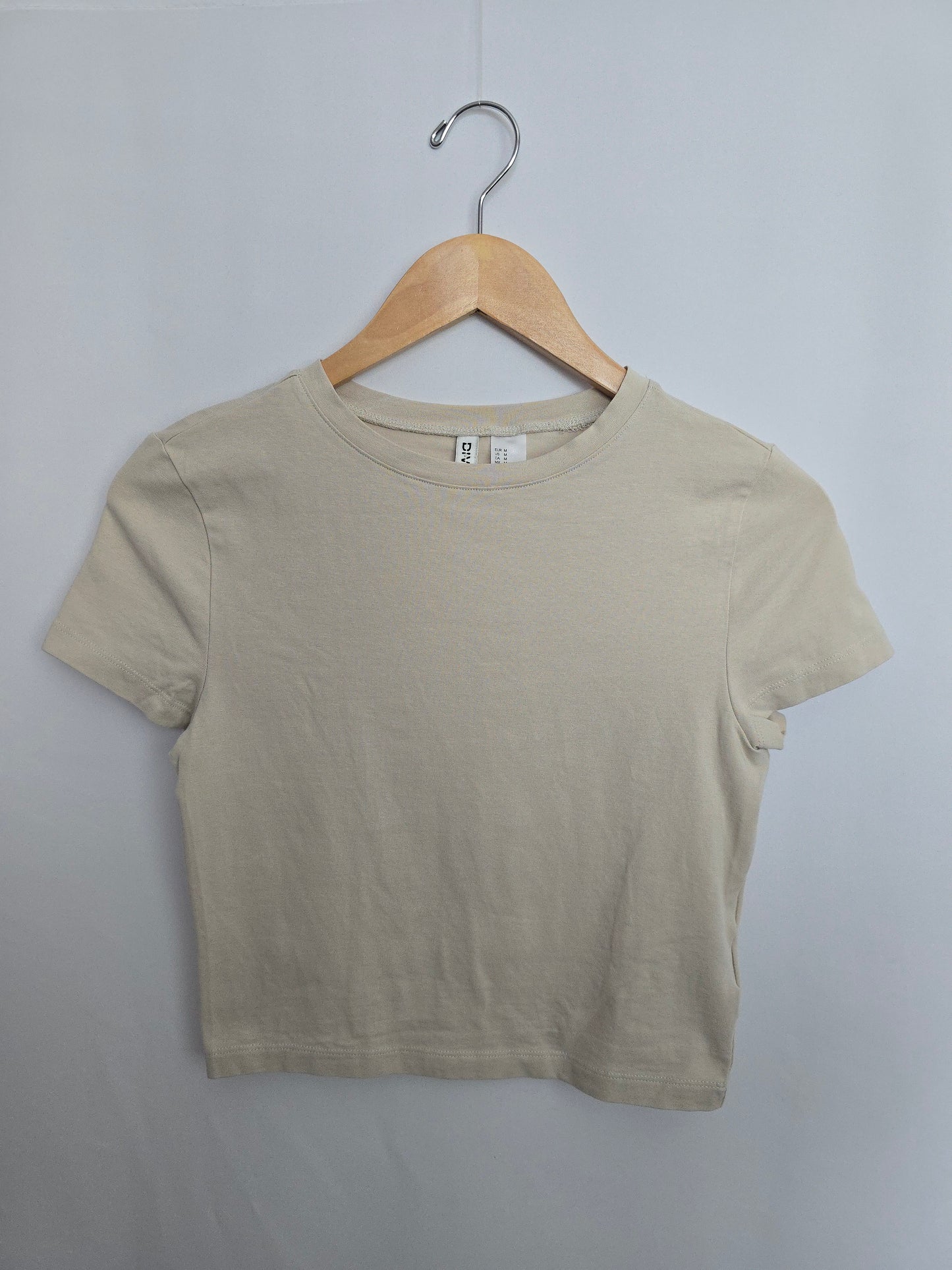 H&M Tan Basic Tee • Medium