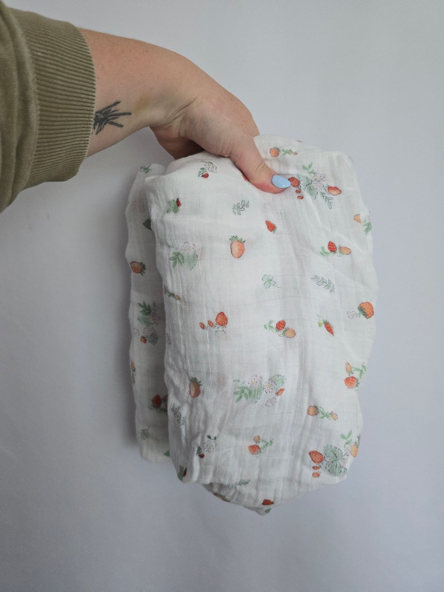 Loulou Lollipop Strawberries Crib Sheet & Swaddle Set