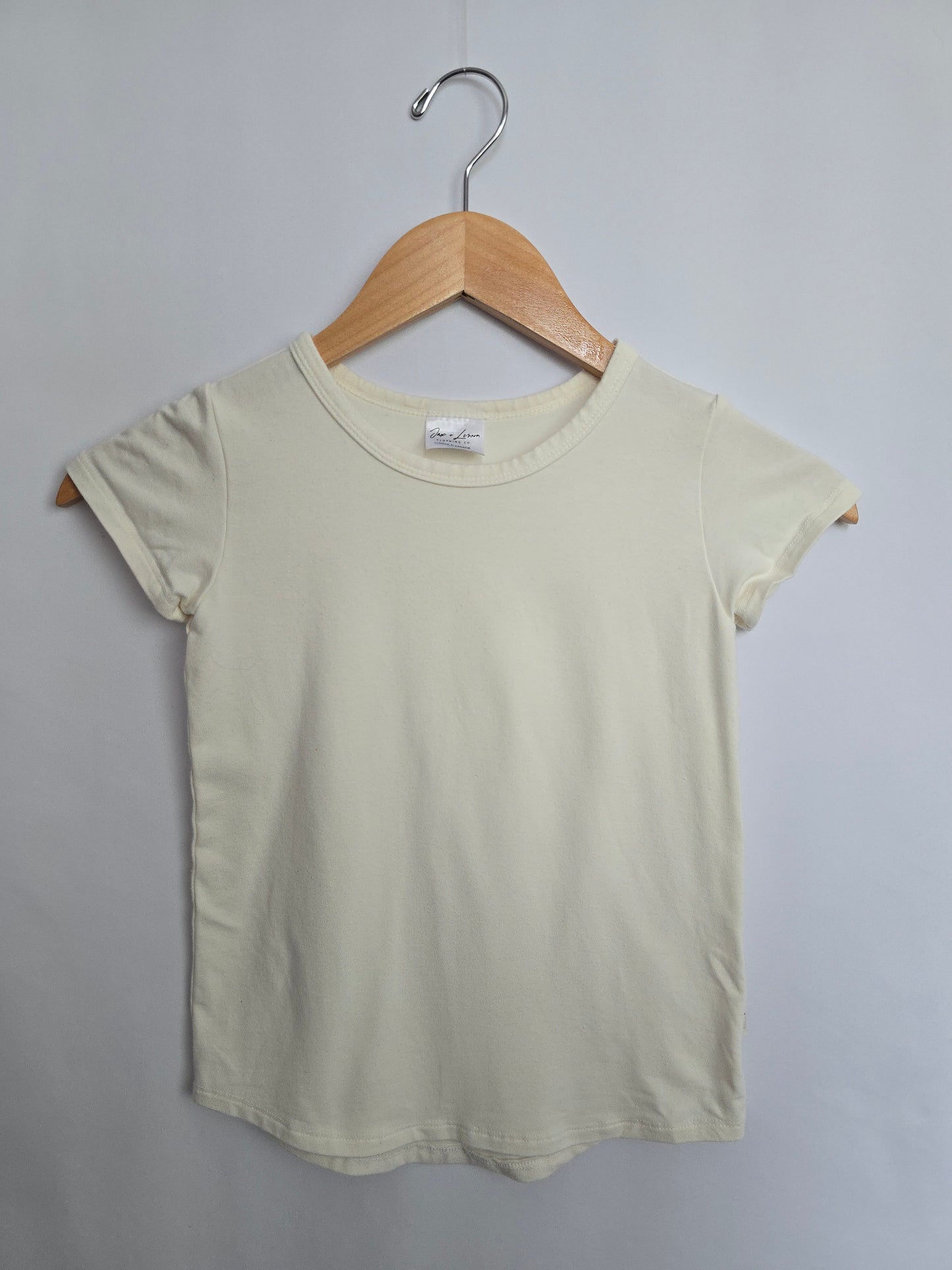 Jax & Lennon Off White Basic Tee • 4-5 years