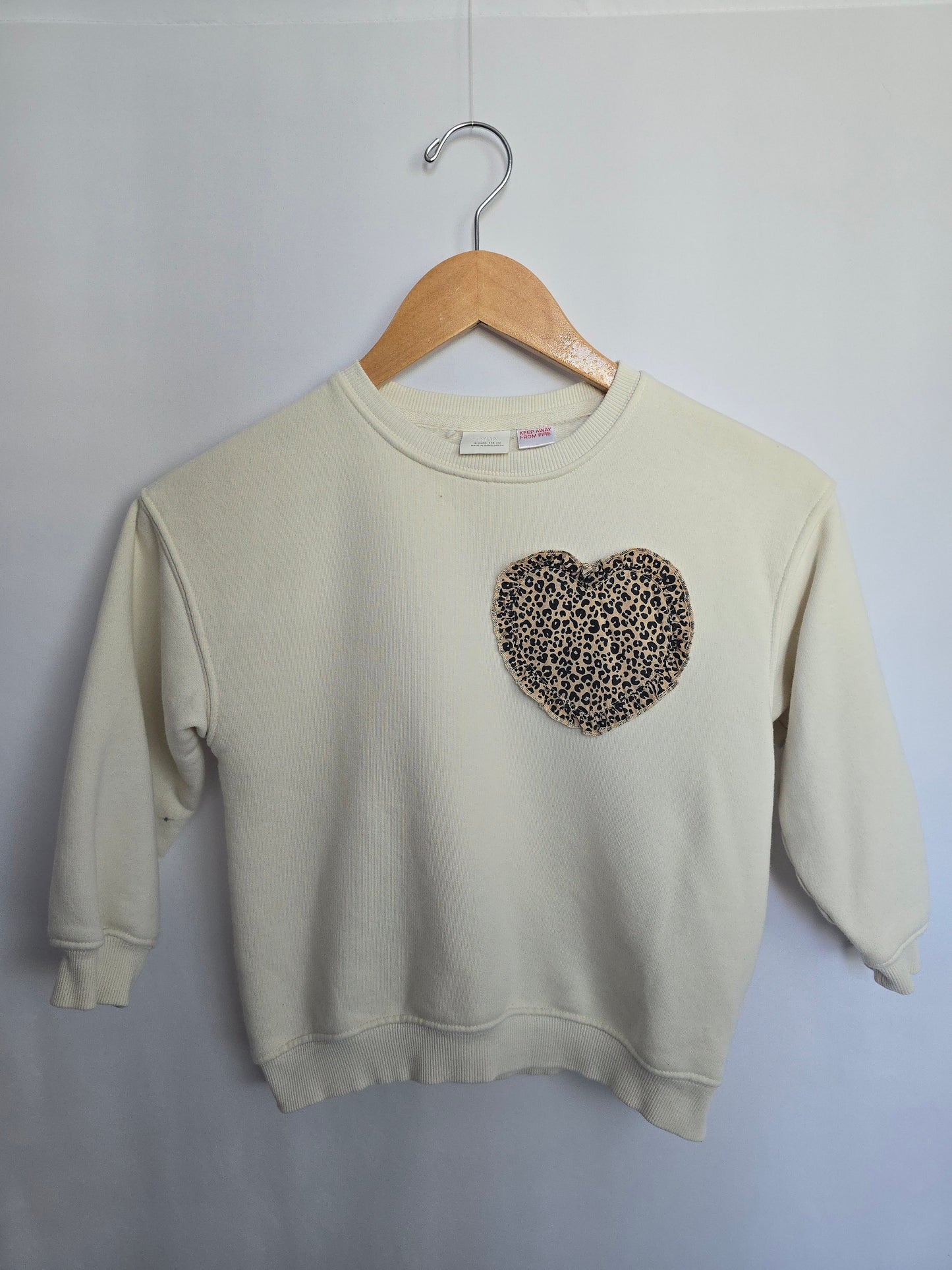 Zara Cream Leopard Heart Crewneck • 6 years