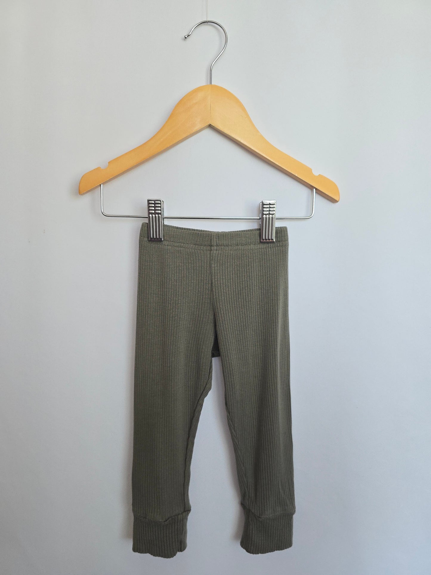 Tiny Button Apparel Olive Ribbed Modal Leggings • 6-12 months