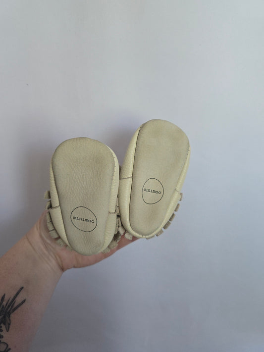 Minimoc Bone Fringe Soft Sole Shoe • 2C
