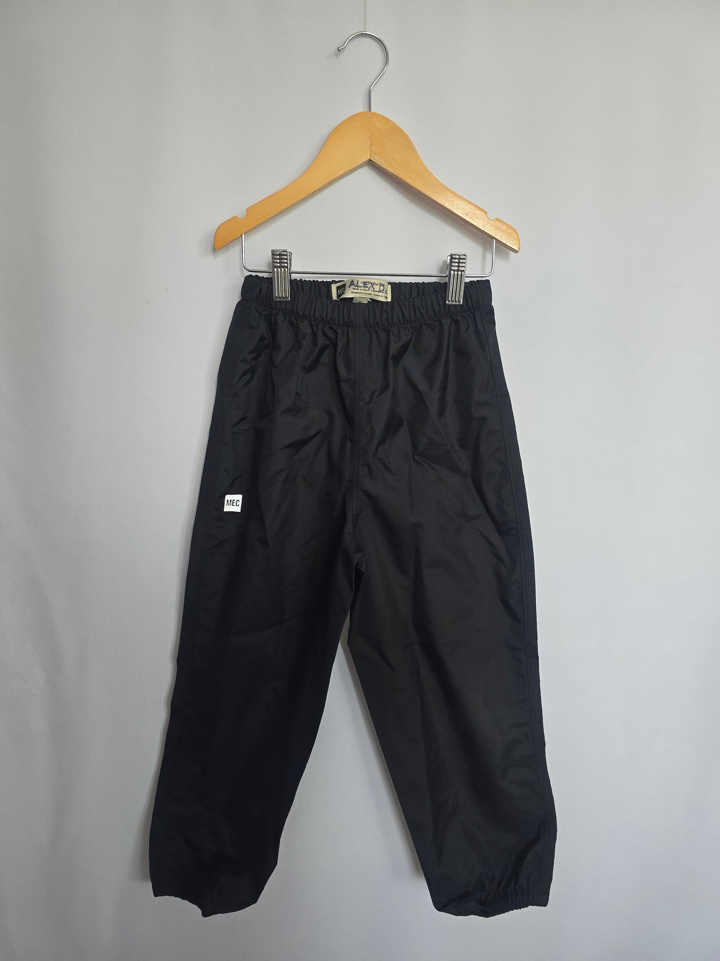 MEC Black Rainpants • 6 years