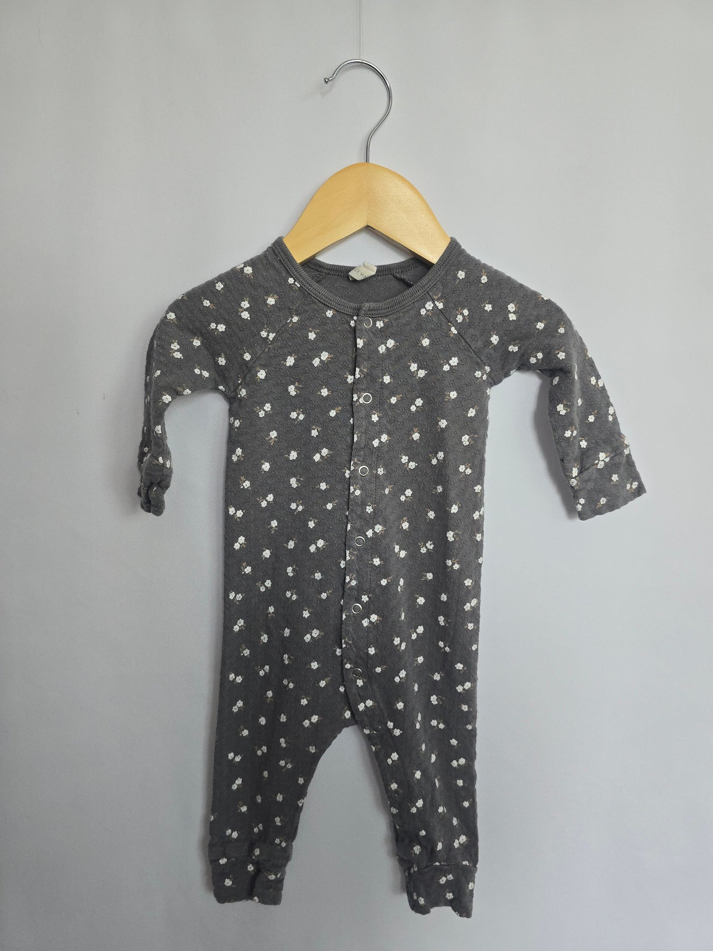 Quincy Mae Grey Mini Floral Snap Romper • 3-6 months