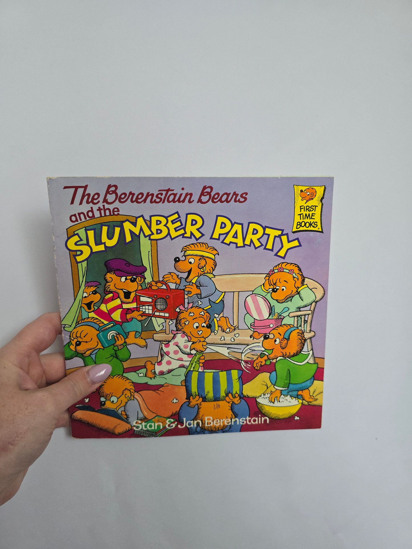 The Berenstain Bears & The Slumber Party (2) • Softcover Book
