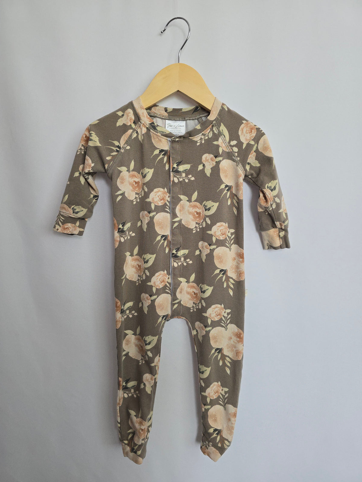 Jax & Lennon Grey Floral Lounge suit • 12-18 months