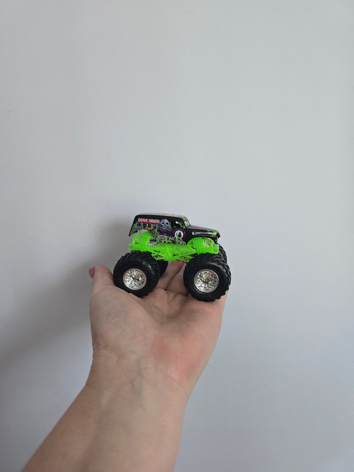 Hot Wheels Grave Digger Monster Truck
