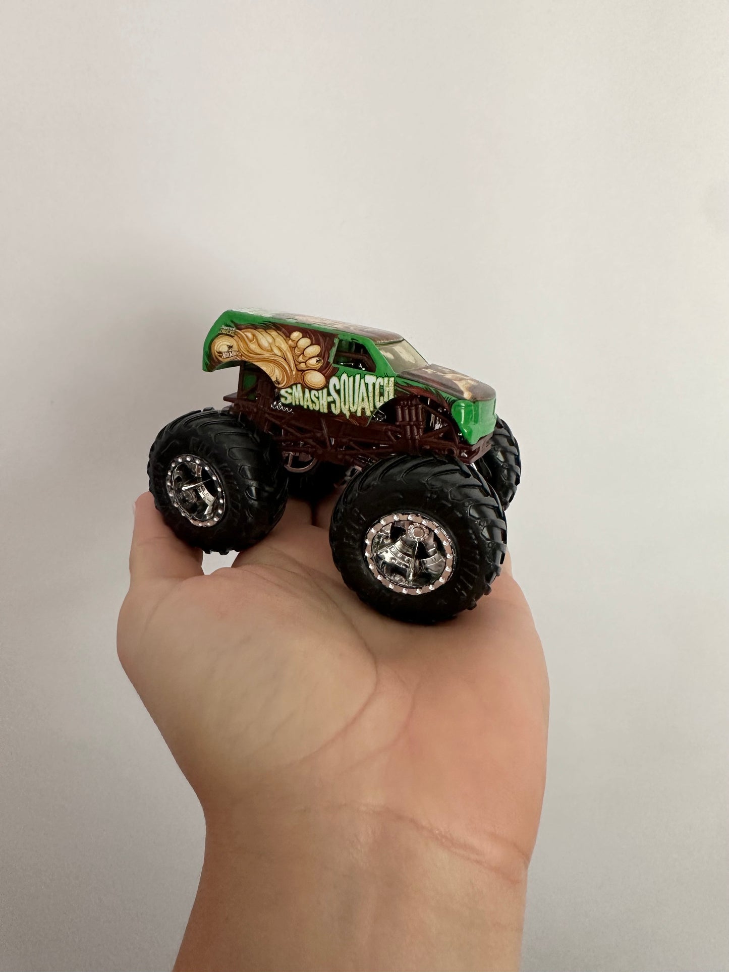 HotWheels Smash-Squatch Monster Truck Toy