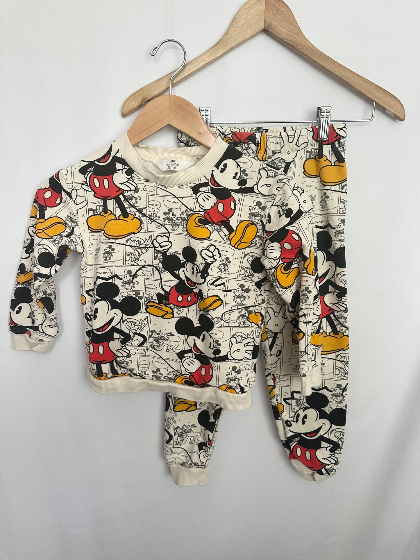 H&M Mickey Graphic Crewneck & Sweatpants • 5-6 years
