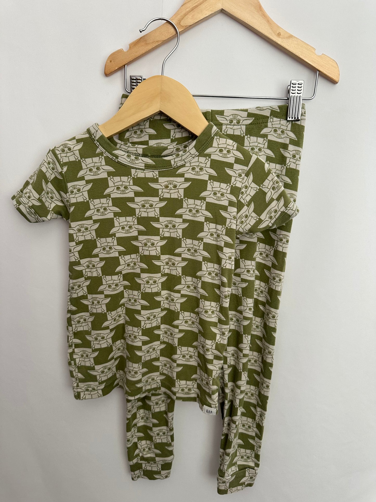 Gap Baby Yoga Pajama Set • 5 years