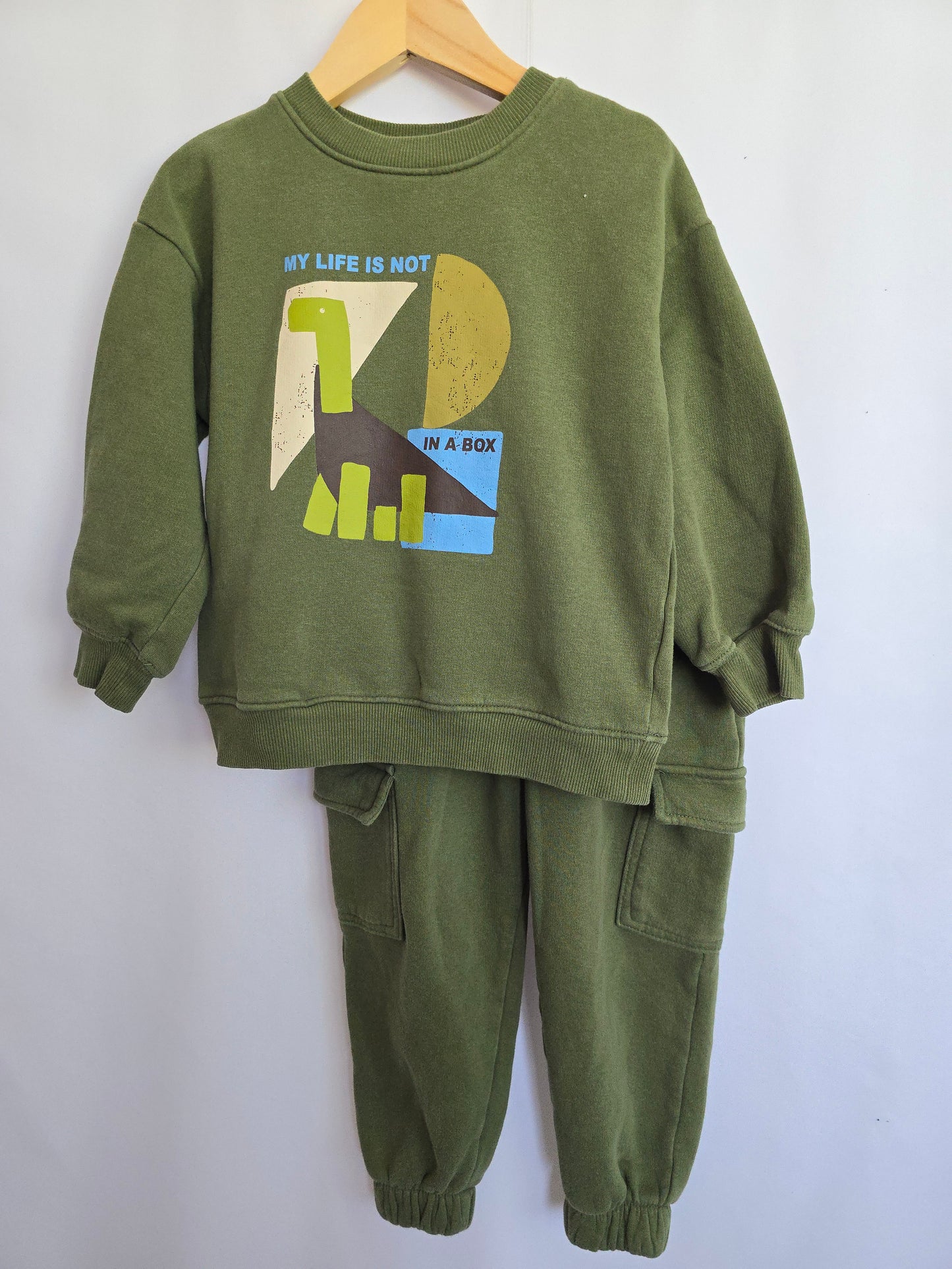 H&M Funky Animals Crewneck & Joggers Set • 4-5 years