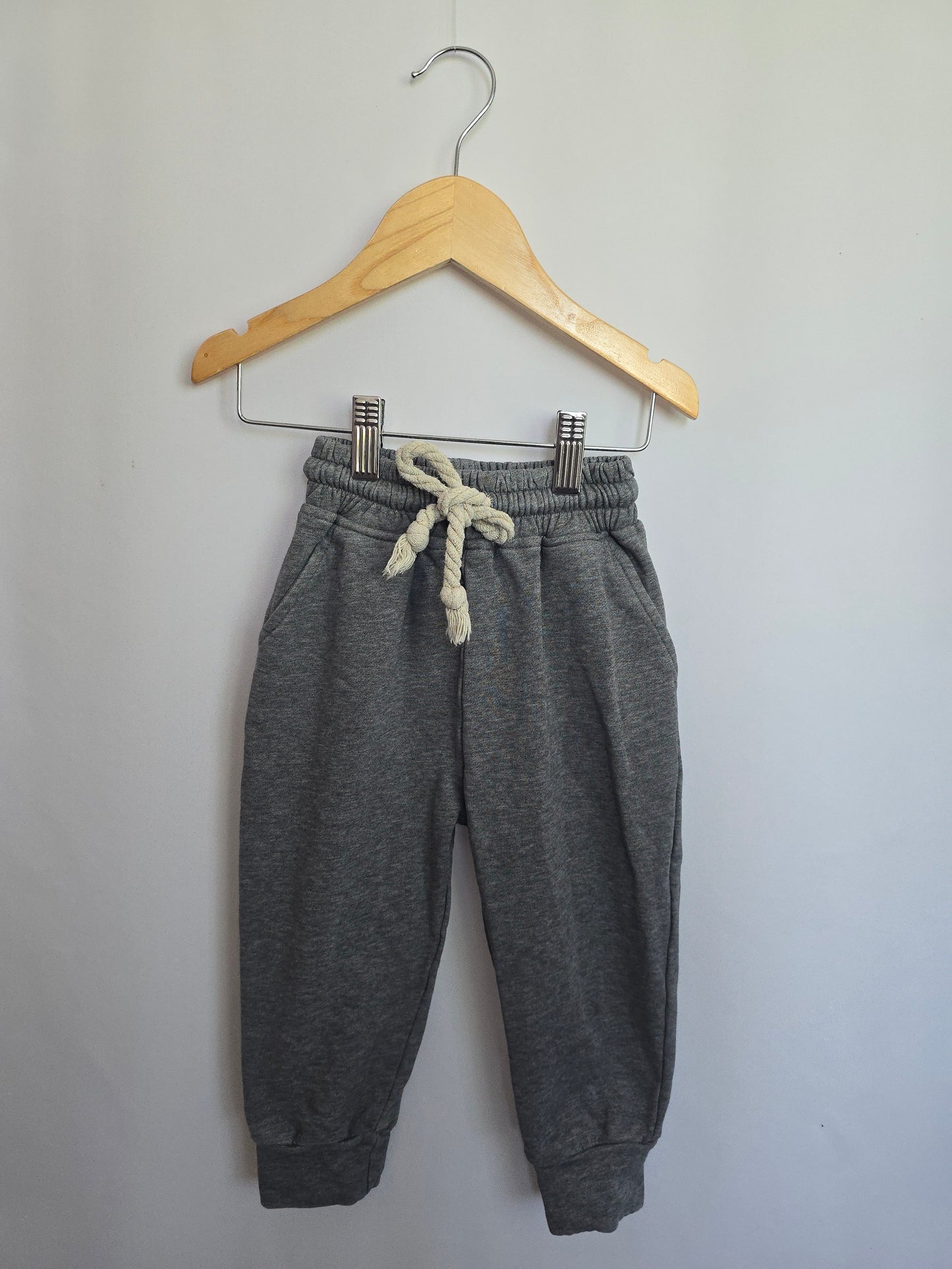 Field Day Grey Sweatpants • 2 years