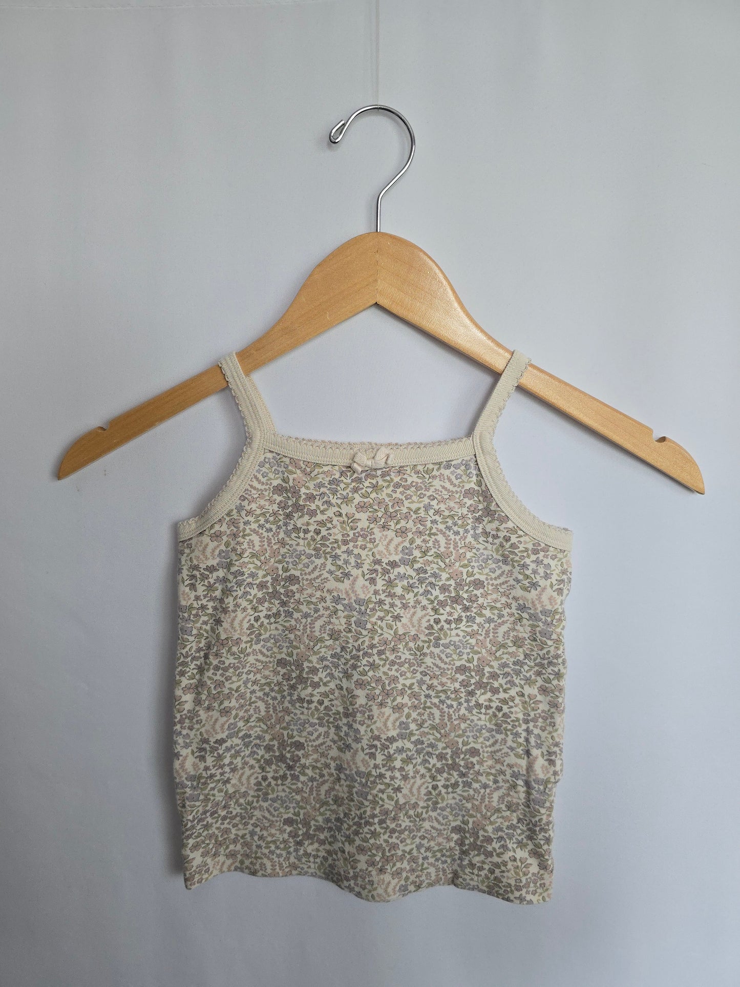 Jamie Kay Floral Singlet • 5 years