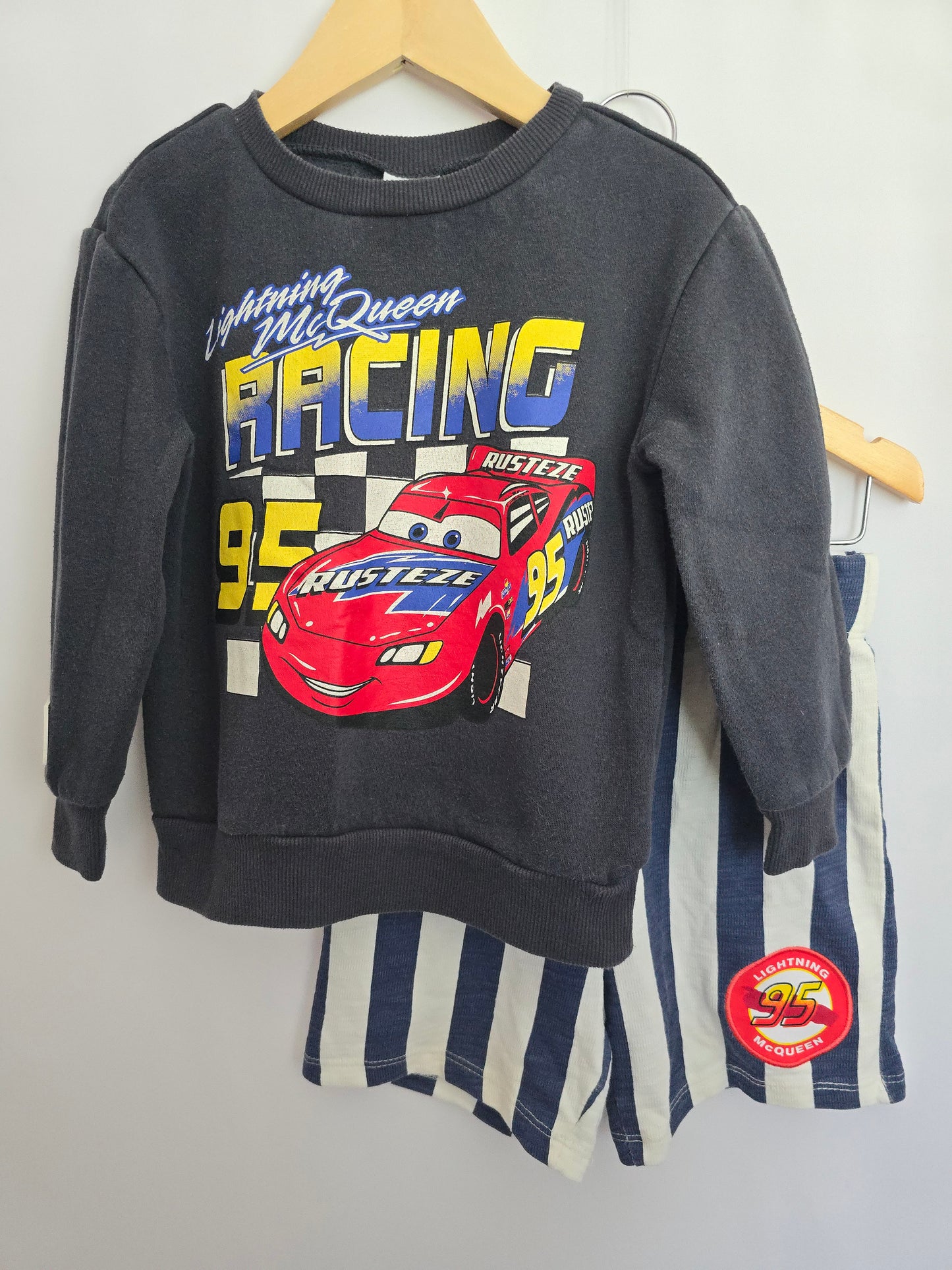 PLAY Cars Racing Crewneck & Shorts Set • 4-5 years
