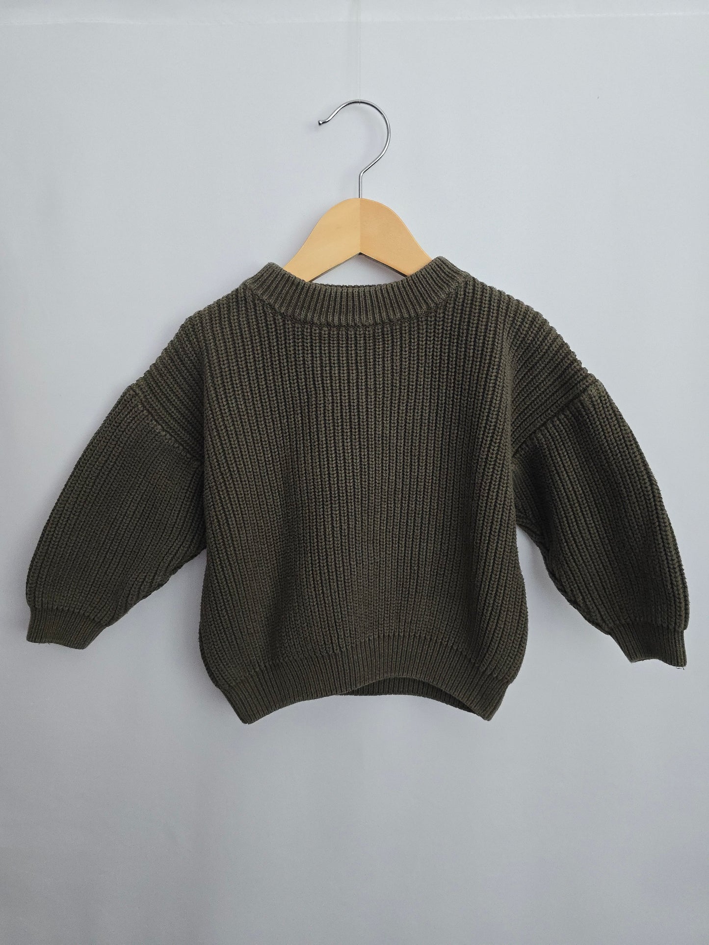 Holde Olive Knit Sweater • 3 years