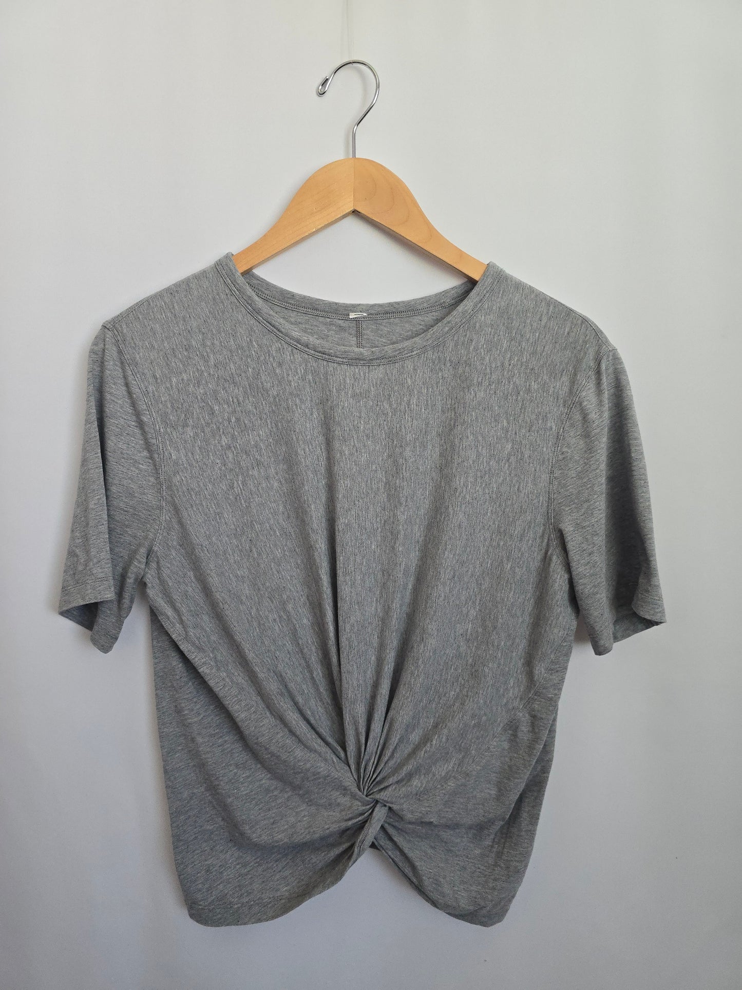 Lululemon Heather Grey Crescent Tee • Medium 6