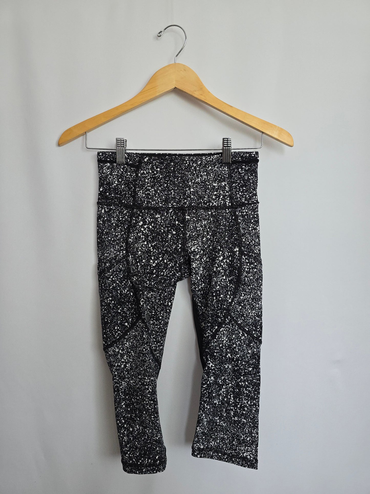 Lululemon Out Run 17" Crop • Small 4