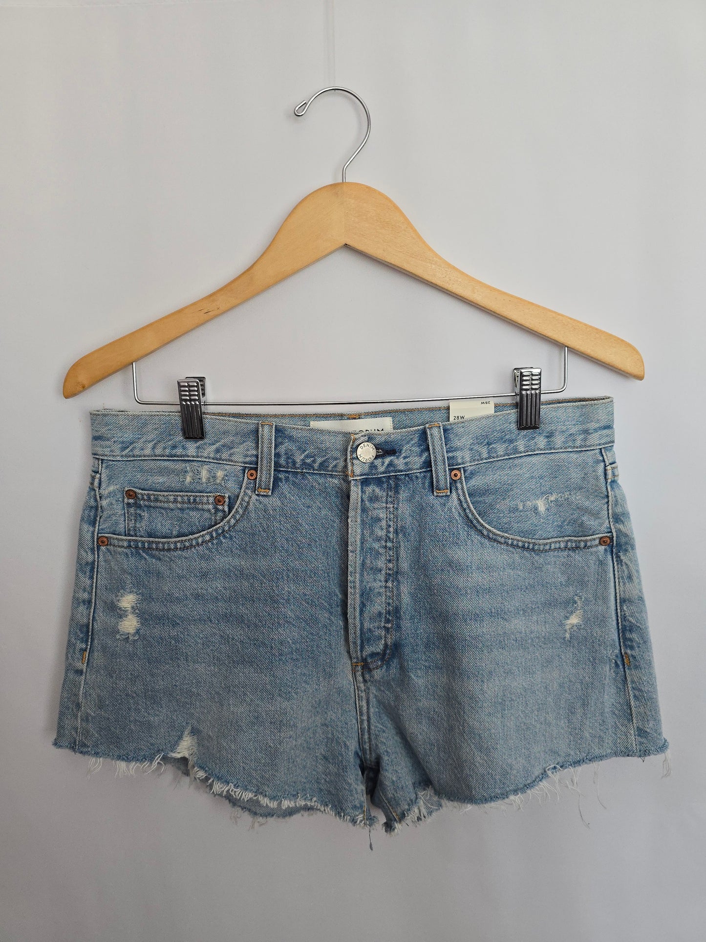 NEW Denim Forum The Ex-Boyfriend High Rise Short • 28W Medium