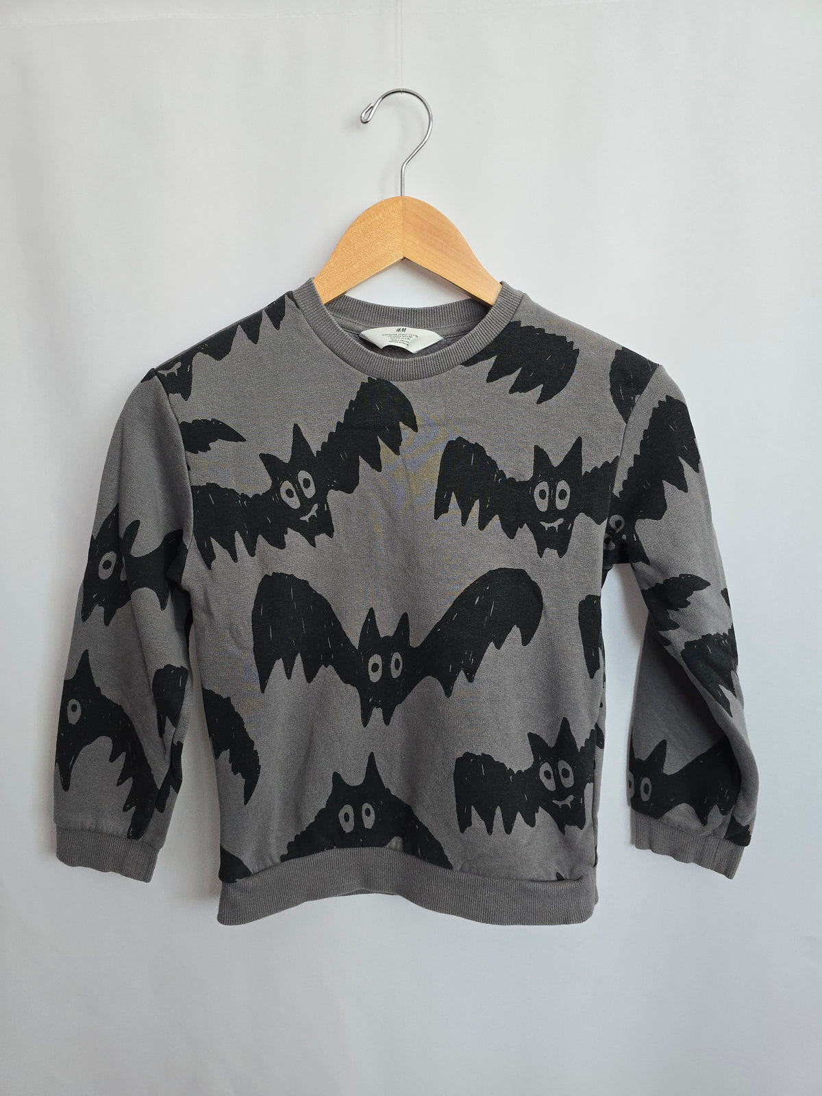 H&M Grey Bats Crewneck • 18-24 months