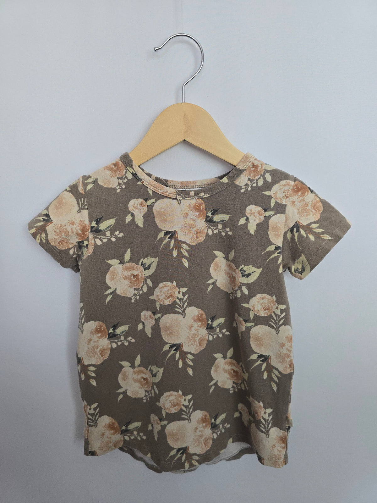 Jax & Lennon Grey Floral Basic Tee • 3-4 years