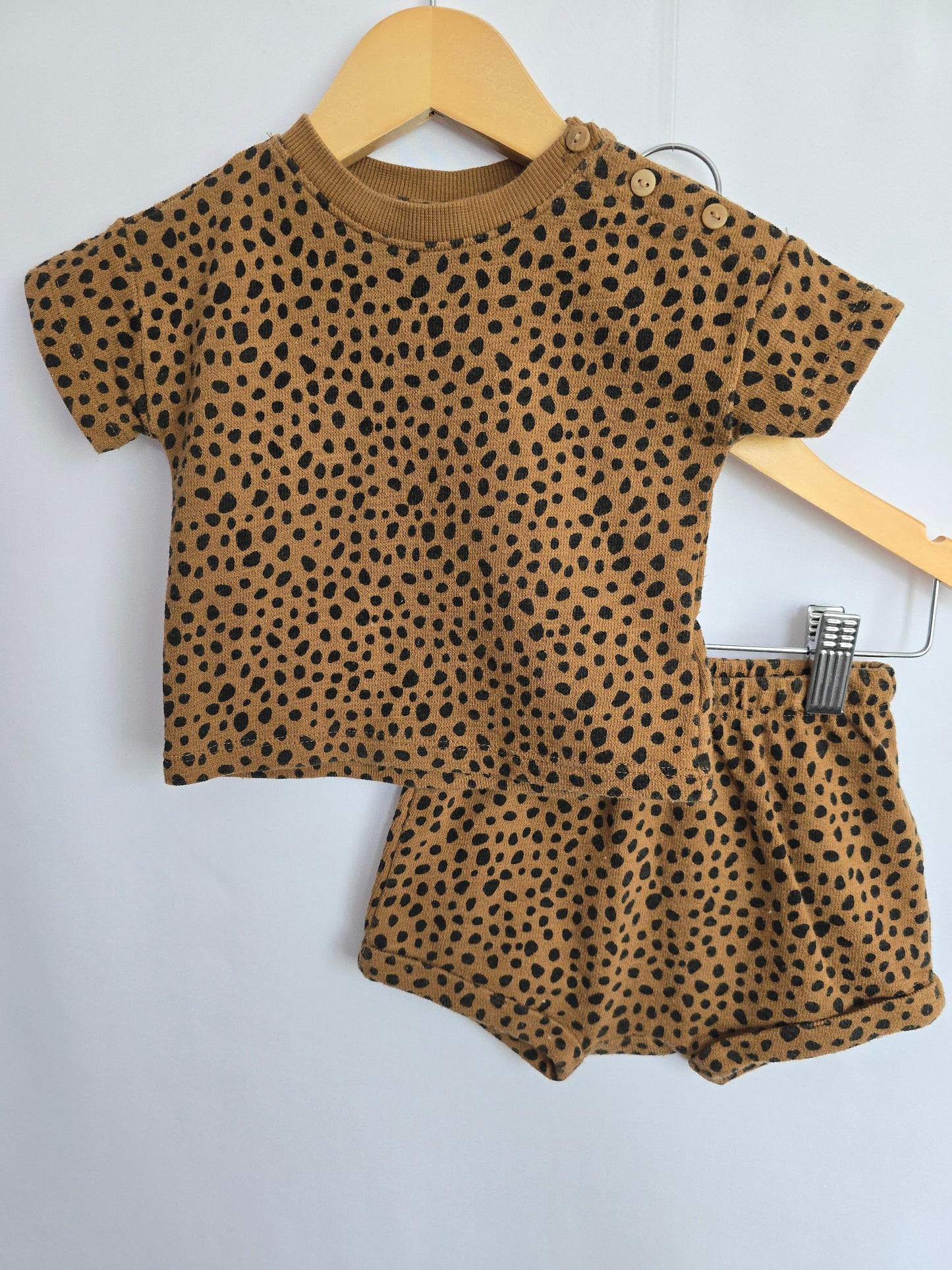 Old Navy Spots Tee & Shortie Set • 6-12 months