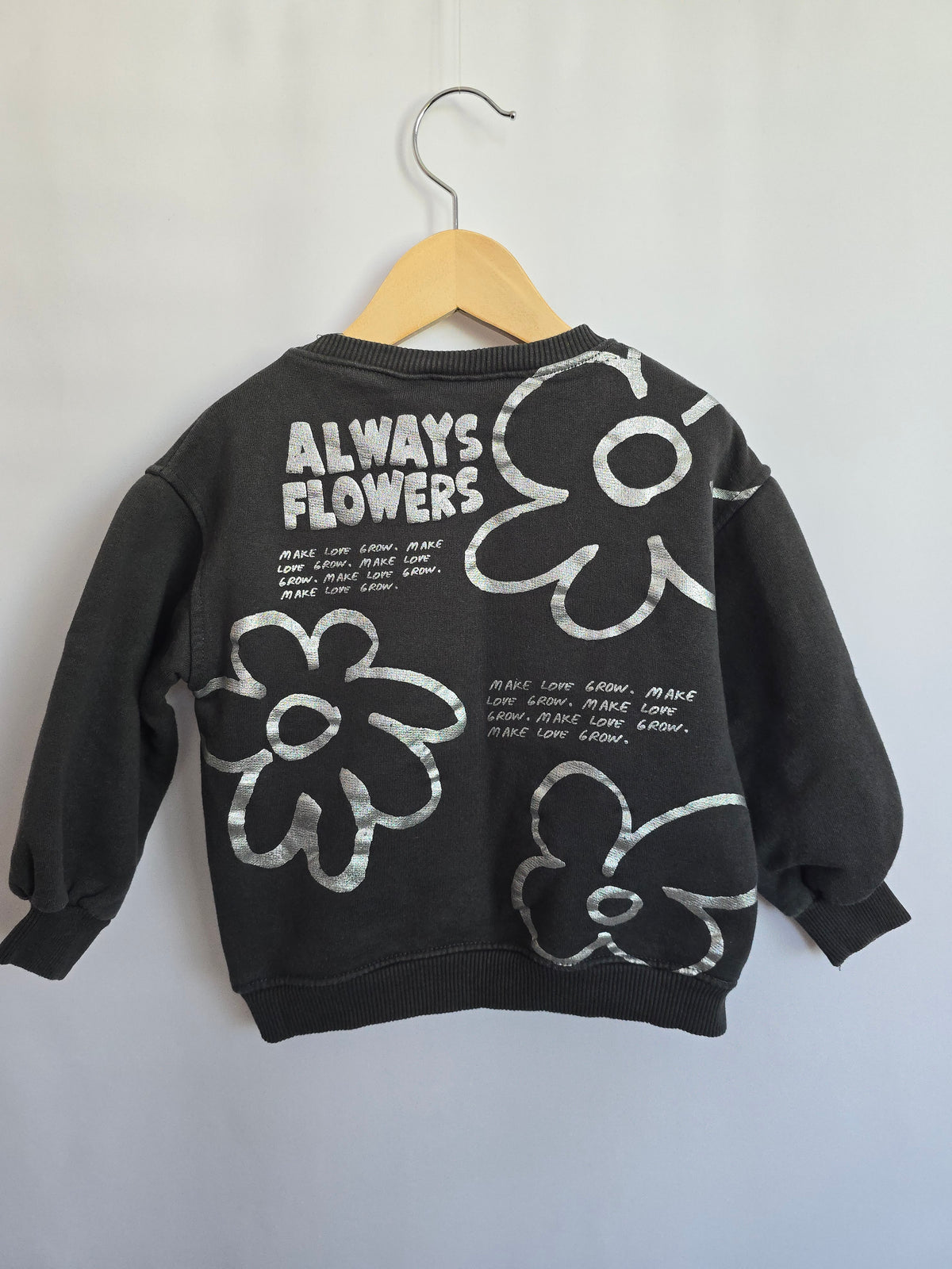 Zara Always Flowers Crewneck • 3-4 years
