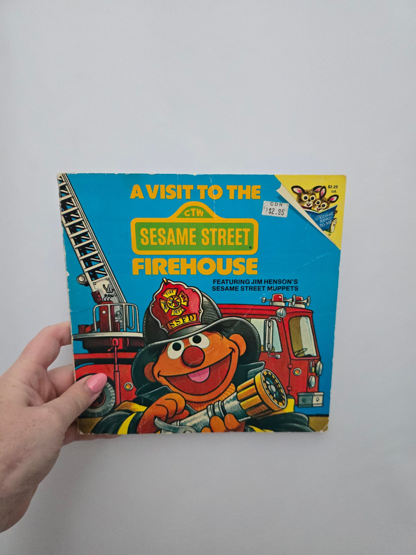 A Visit to the Firehouse - Sesame Street • Softcover Book