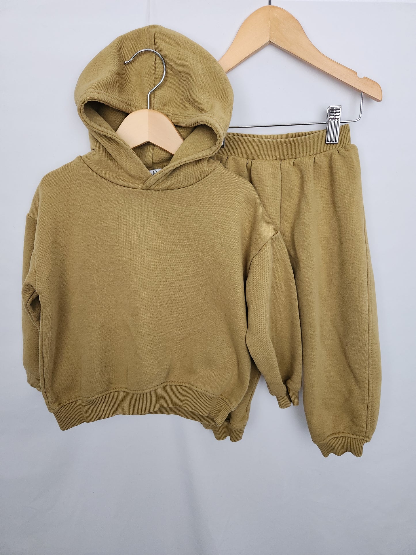 Zara Hoodie & Jogger set • 2-3 years
