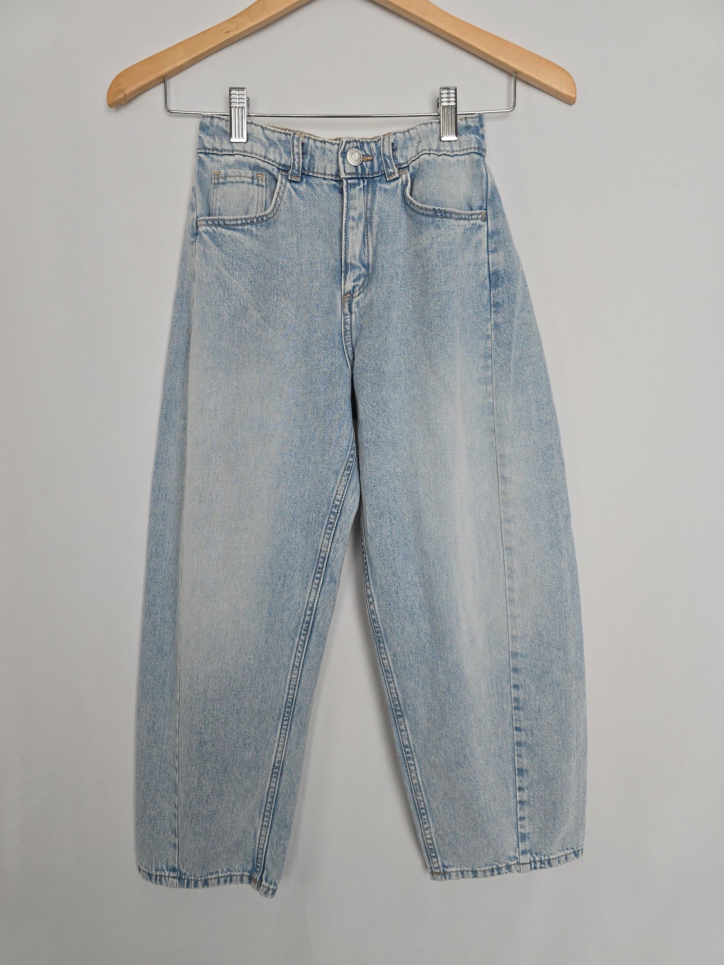 H&M Light Wash Barrel Leg Jeans • 9-10 years