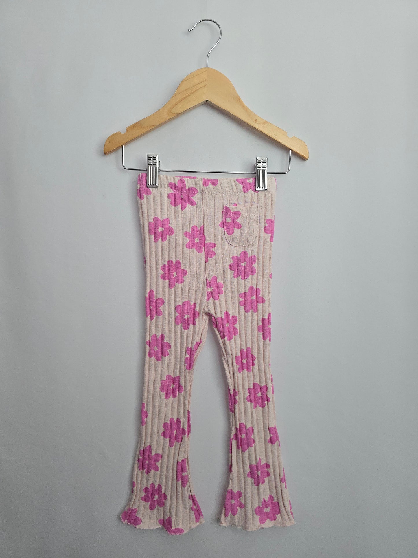NEW Zara Pink Flower Ribbed Flares *flaw* • 2-3 years