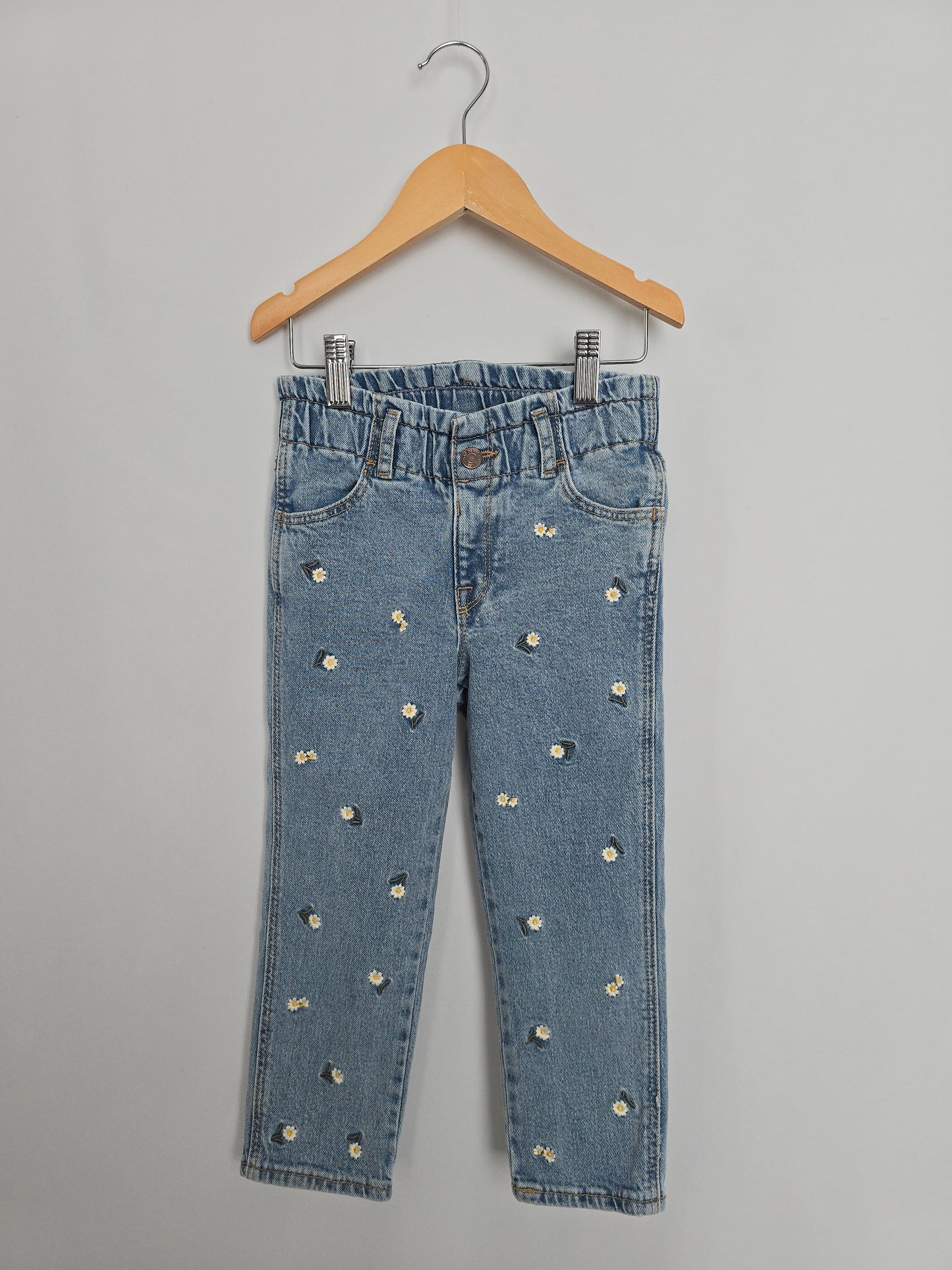 Gap Floral Embroidered Mom Jean • 4 years