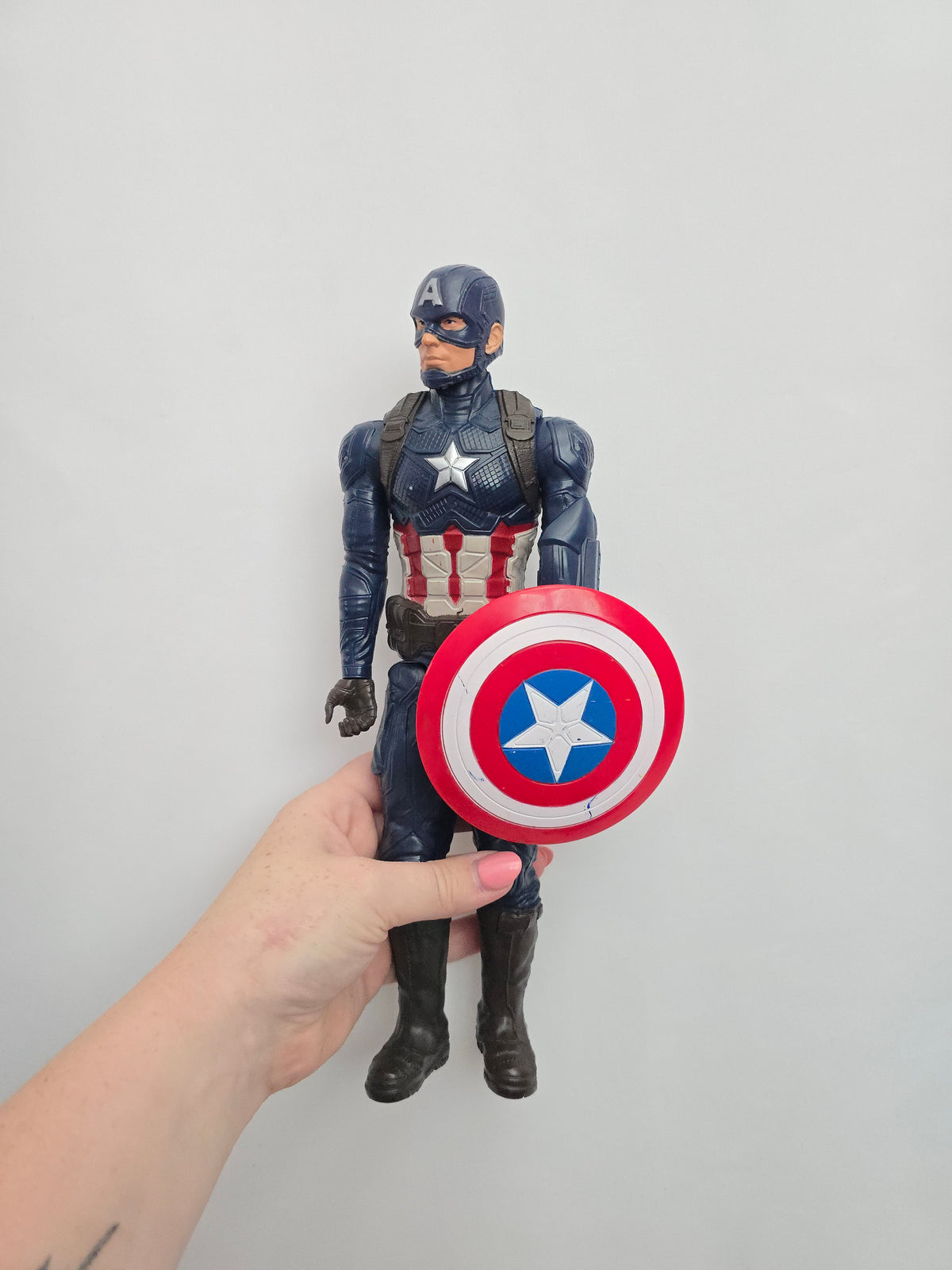 Captain America Action Figure - Marvel